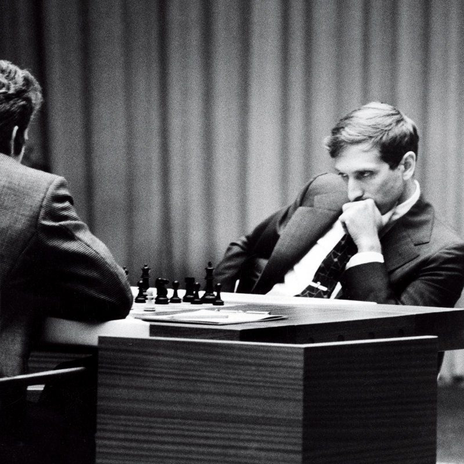 Bobby Fischer : Bobby Fischer Beats A Grandmaster In 10 Moves But ...