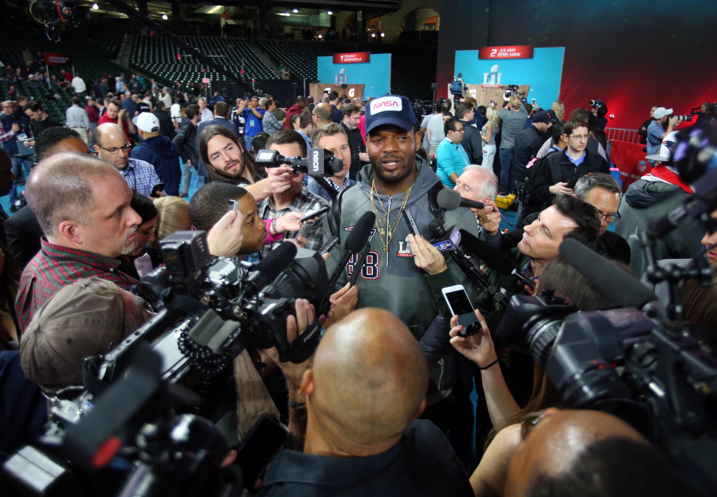 Martellus Bennett confirms he won't go to White House for Patriots' Super  Bowl celebration 