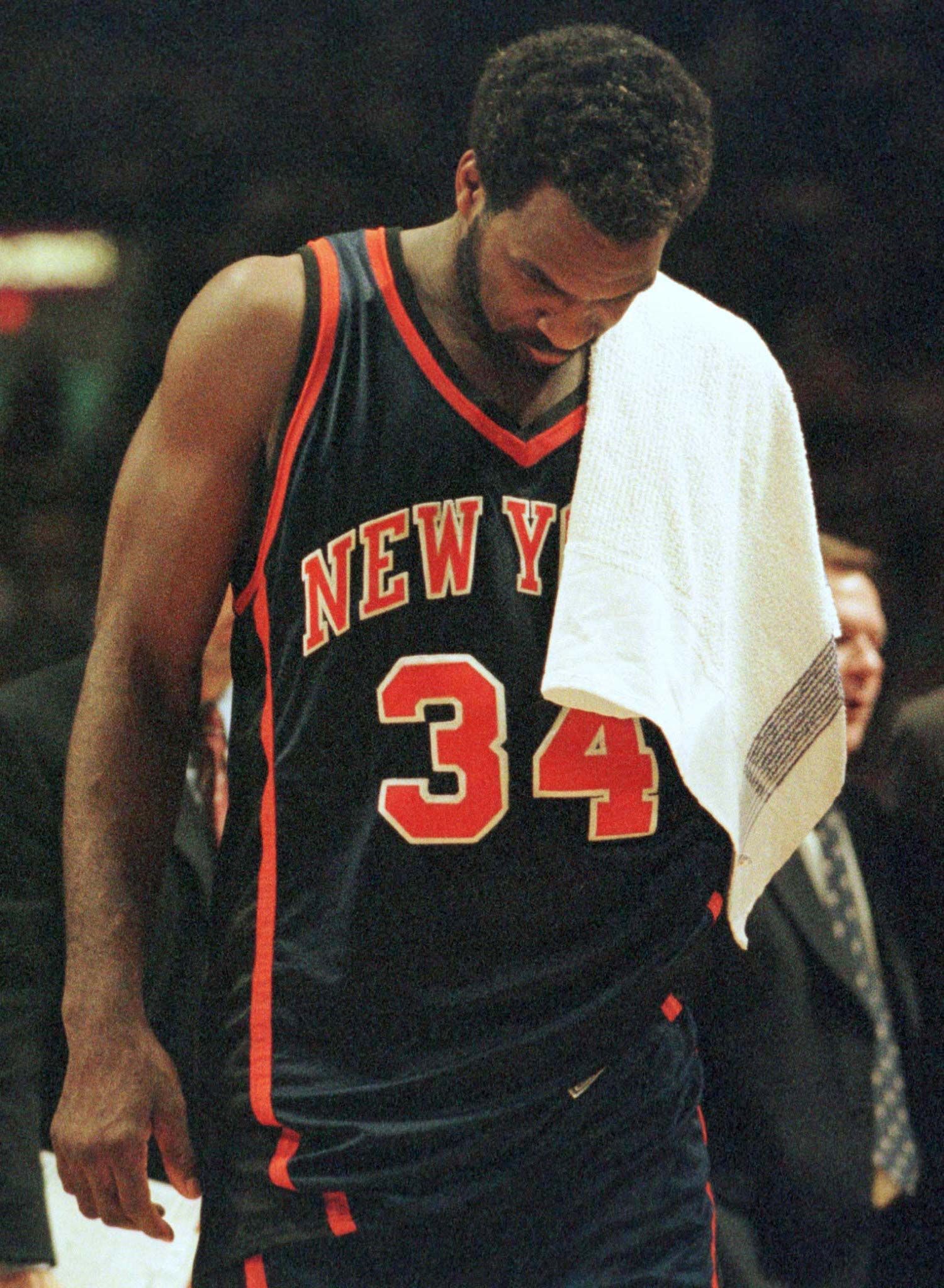 charles oakley knicks owner