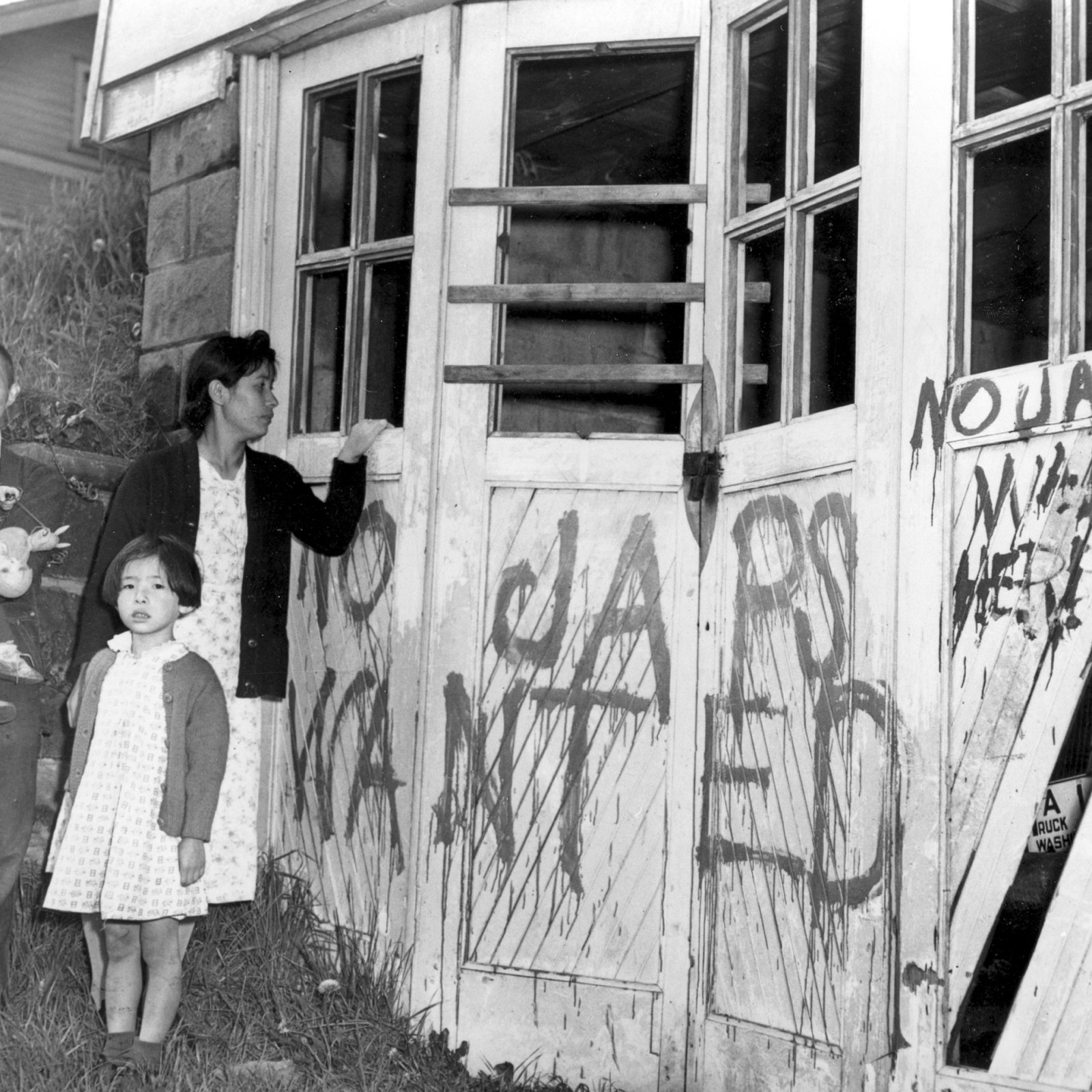 Télécharger gratuitement Images 75 Years Later Internment Of Japanese Remains Stain On American le plus cool salutations