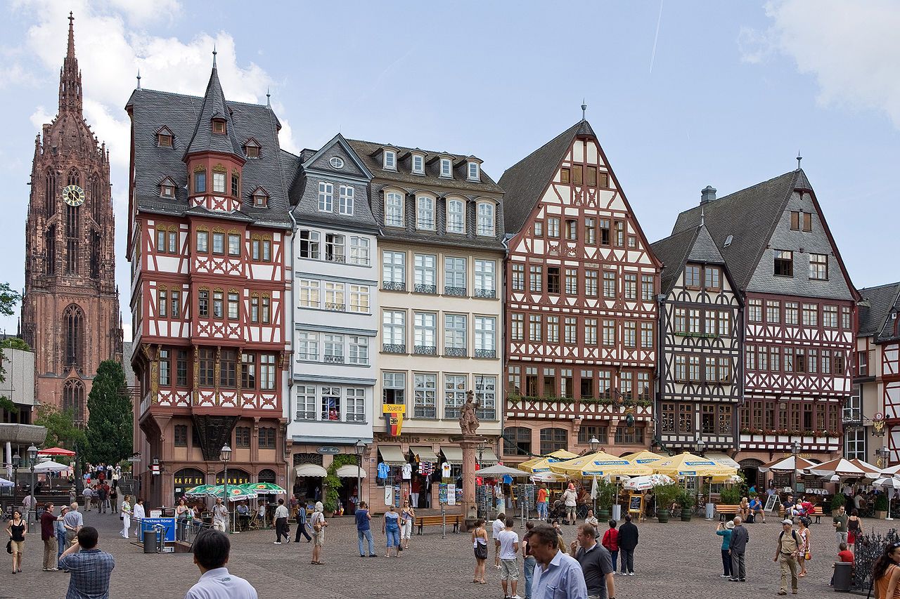 1280px-Frankfurt_Am_Main-Samstagsberg-20070607