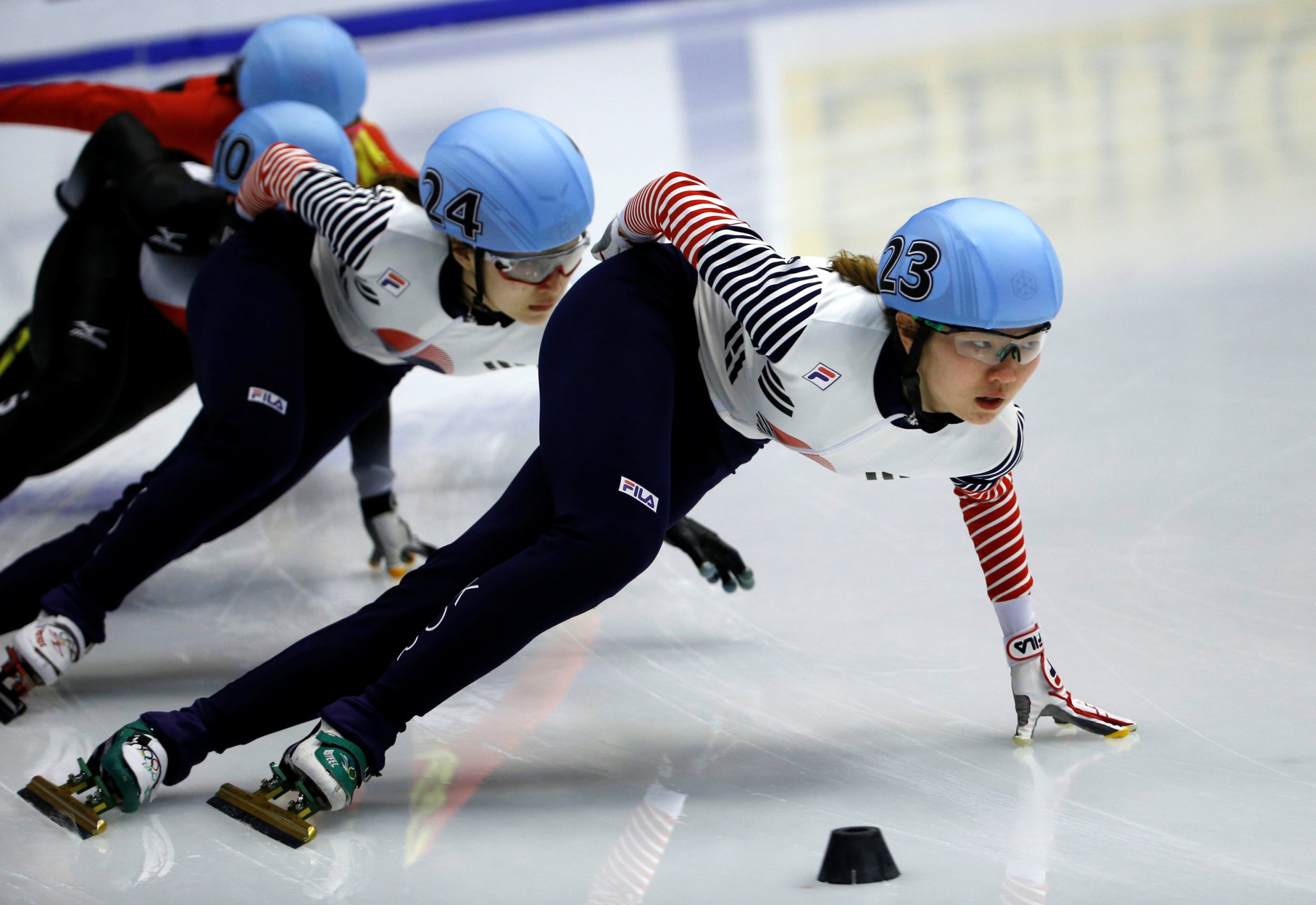 South Korean women skate