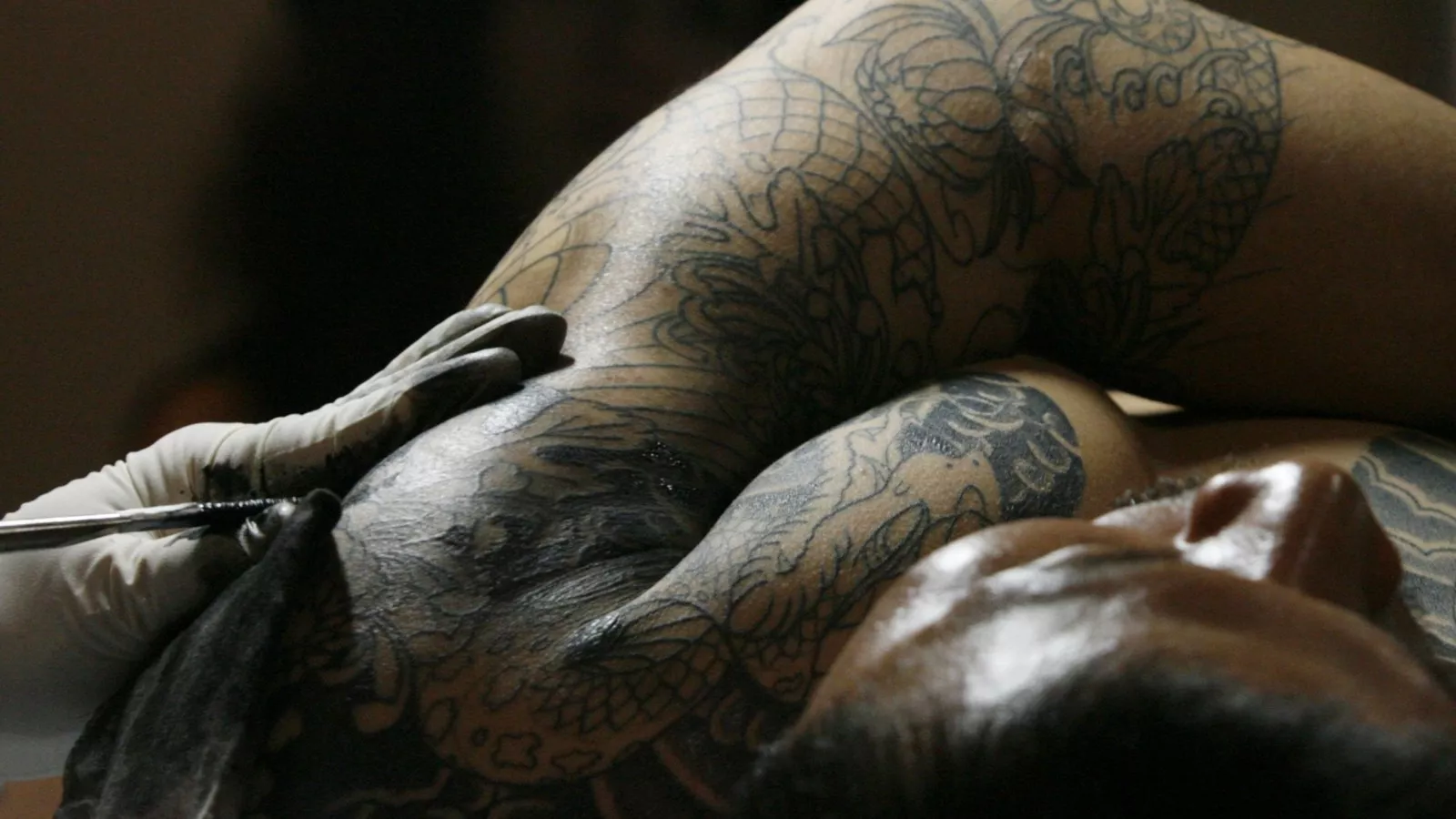 Why Japanese Tattoo Artists Are Thriving in Britain—but Not Back Home Why Japanese Tattoo Artists Are Thriving in Britain—but Not Back Home