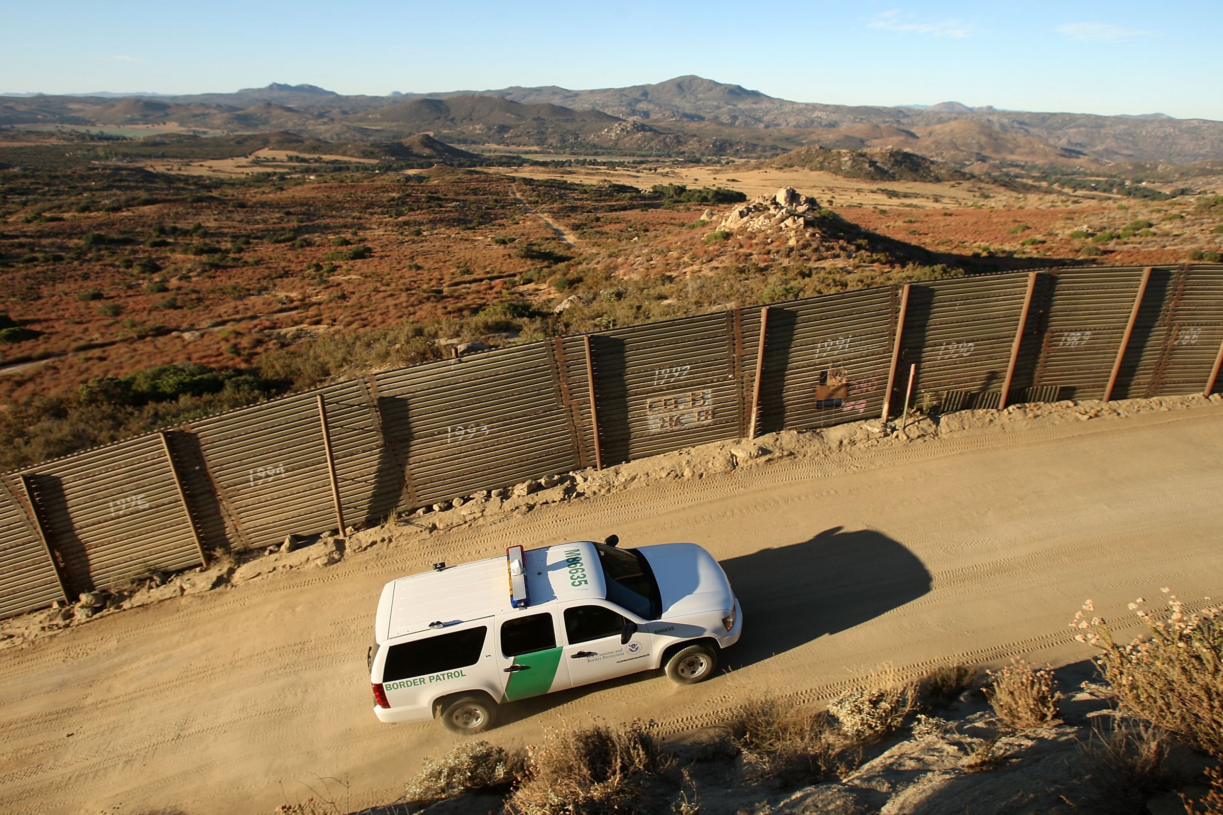 why-a-mexican-border-wall-won-t-stop-the-drug-cartels