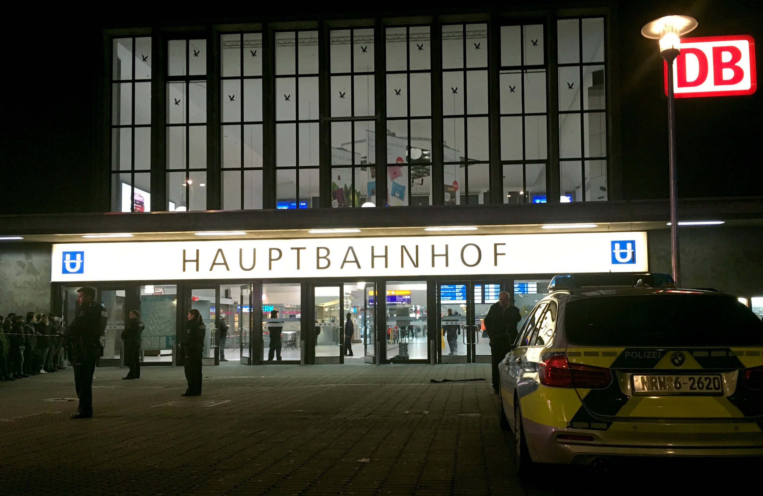 Dusseldorf station axe attack