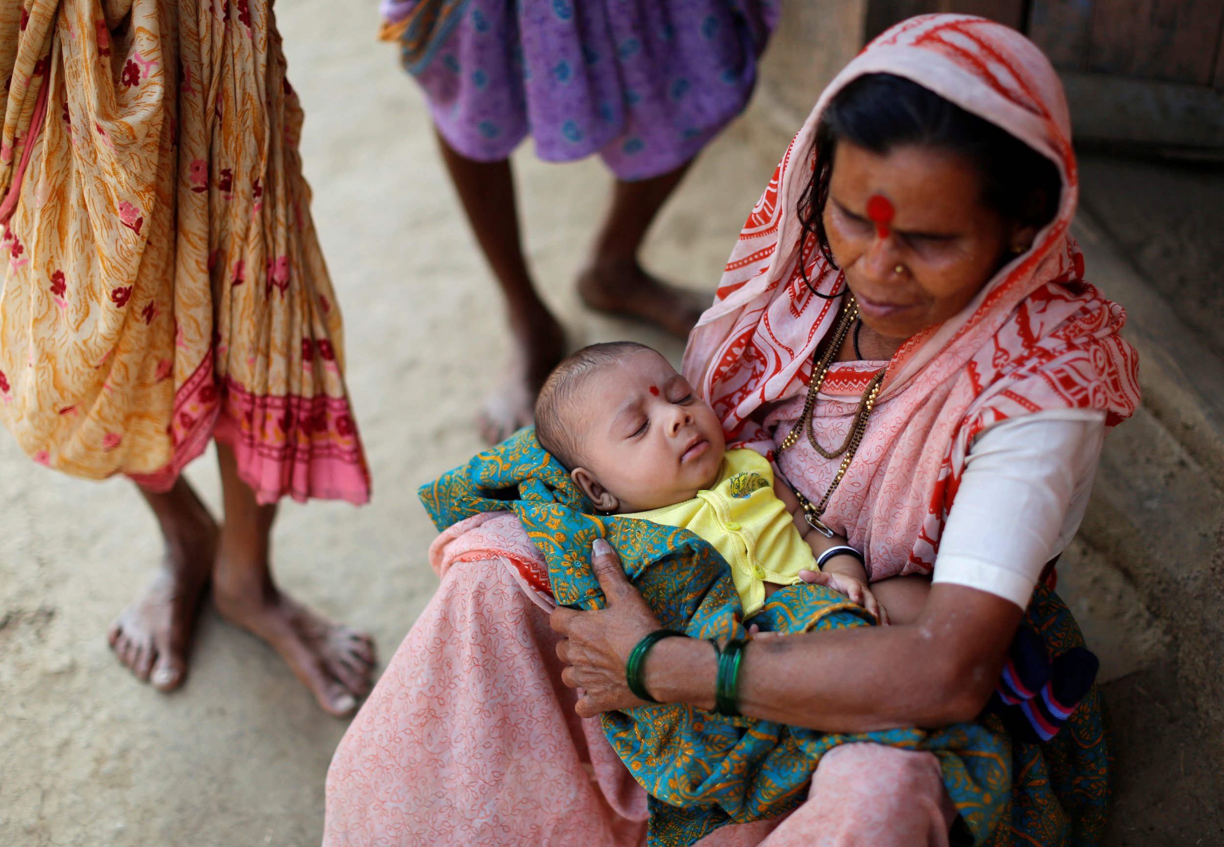 paid-maternity-leave-doubles-to-26-weeks-in-india