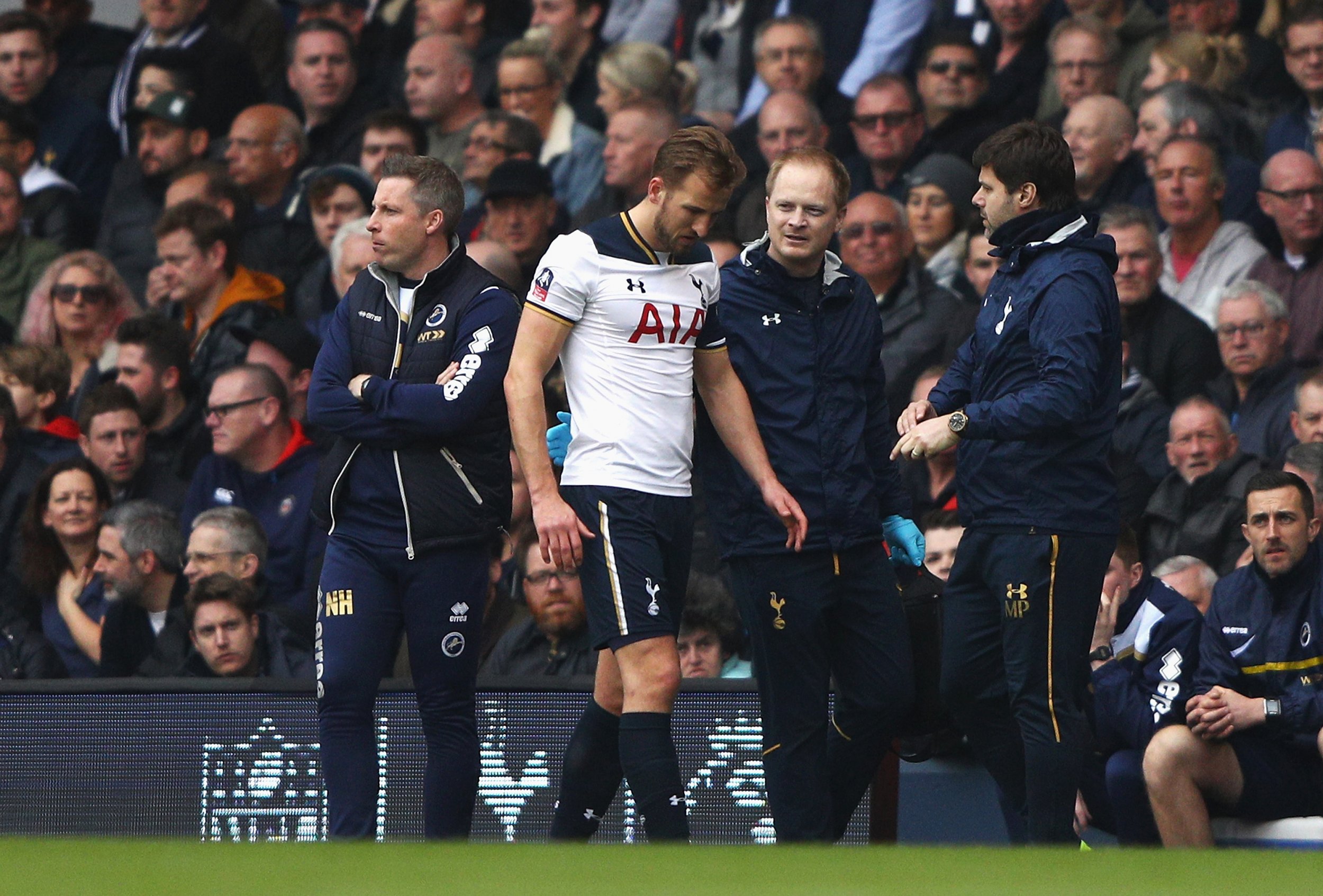 Tottenham Hotspur striker Harry Kane, center.