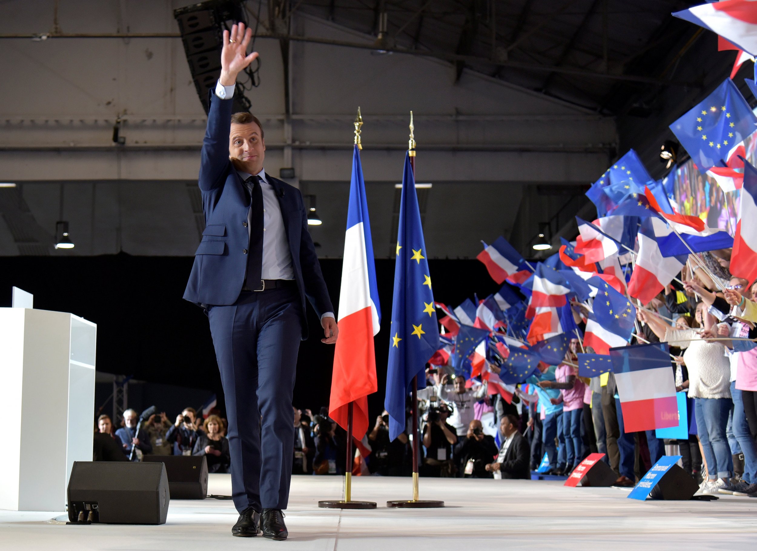 04_01_macron_01 04_01_macron_01