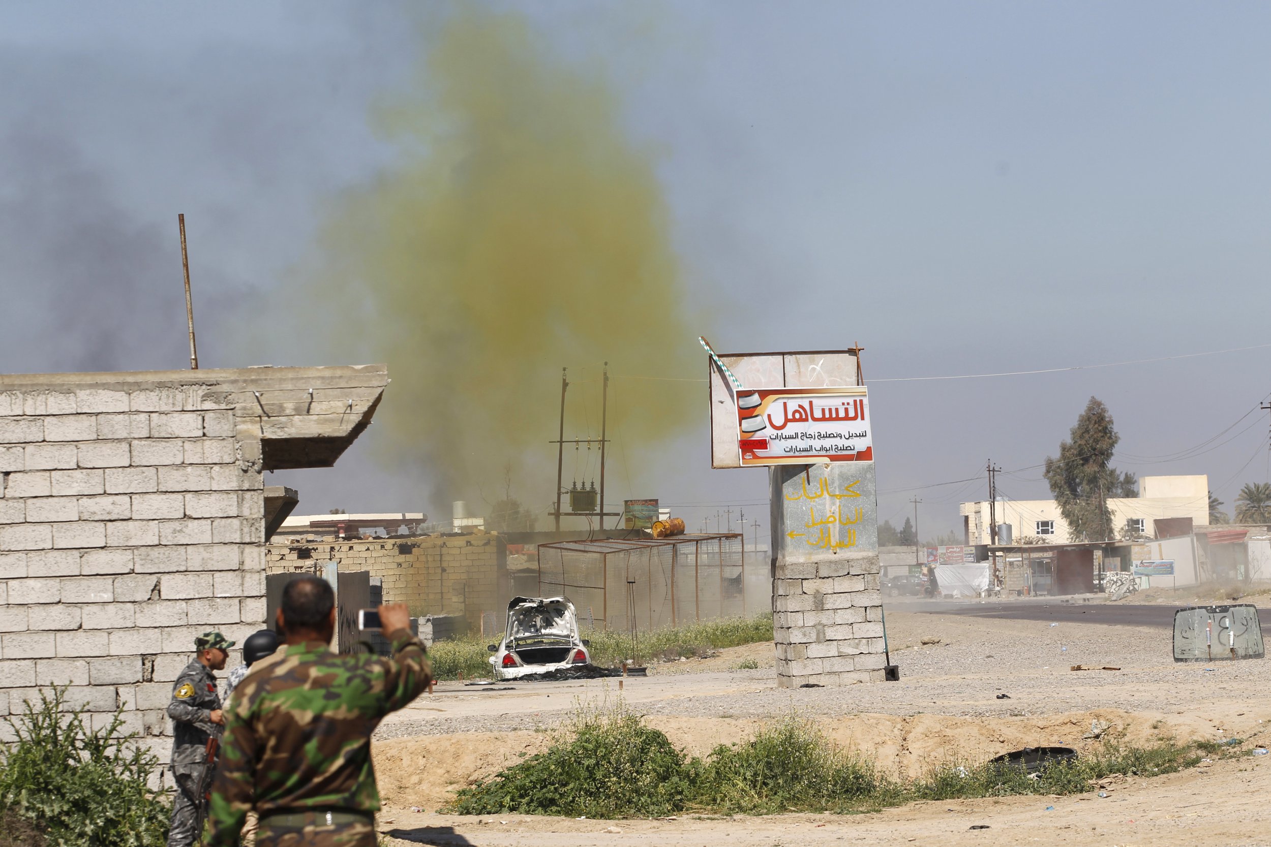 isis-militants-launch-multiple-chemical-weapons-attacks-on-iraqi-troops