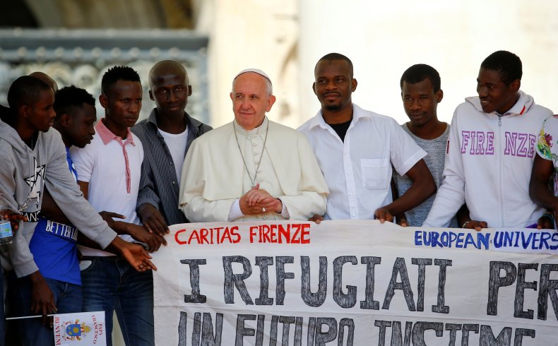 Pope with refugees