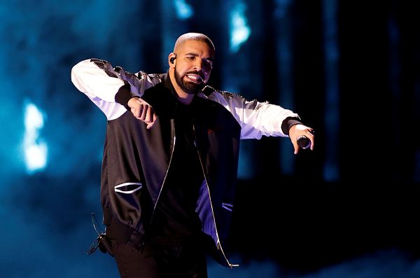 Drake, Kendrick Lamar and Wiz Khalifa thanked Airbnb for gifting them with house rentals during Coachella