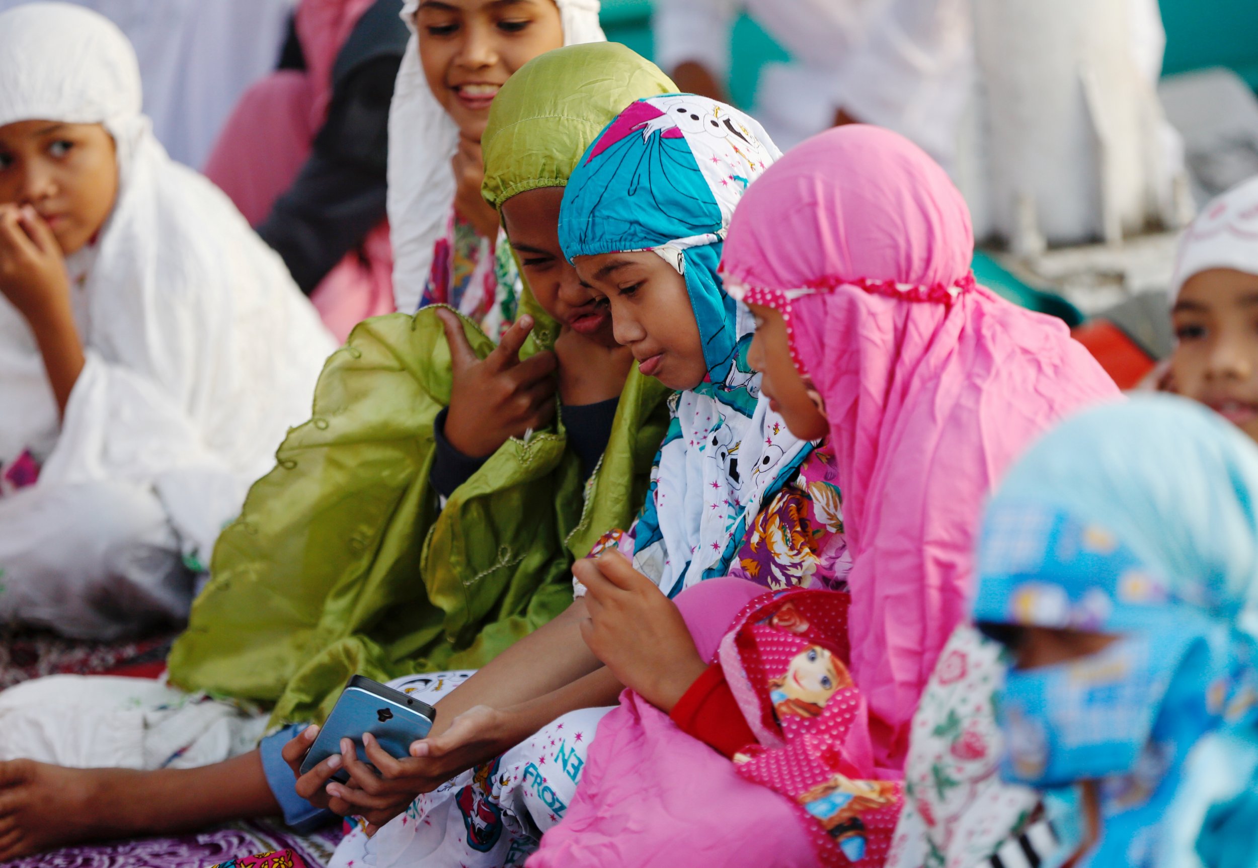 Worlds Largest Gathering Of Female Muslim Clerics Issue Fatwa Against 