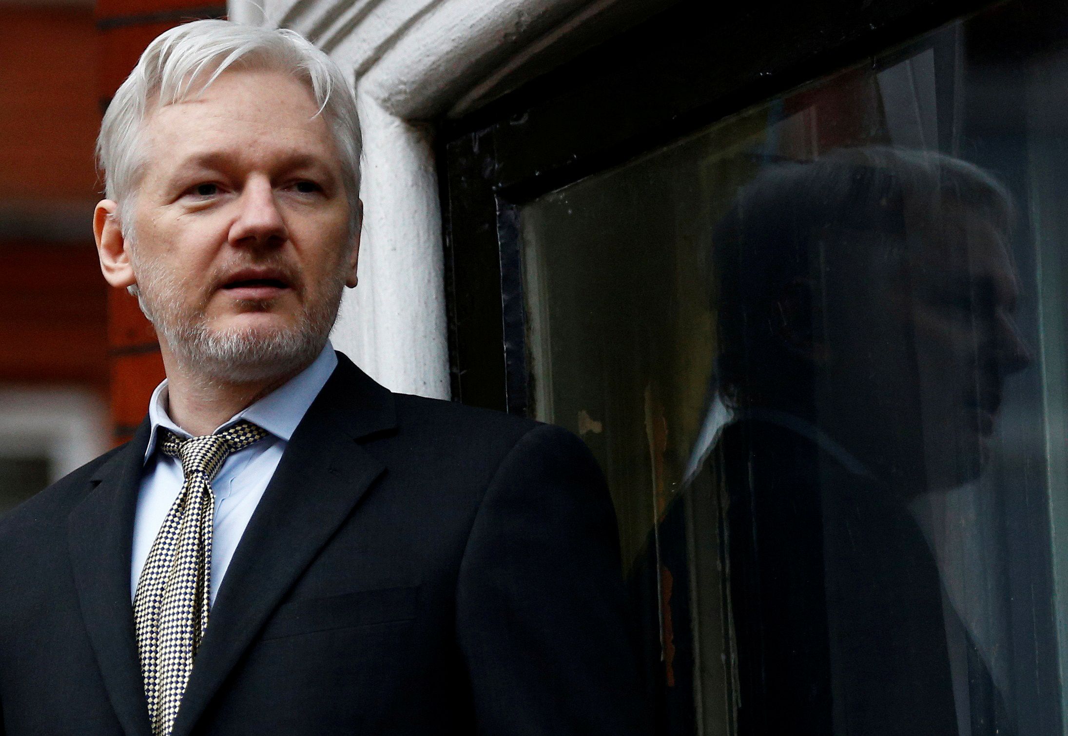 Documentary Goes Inside Julian Assange's Paranoid World