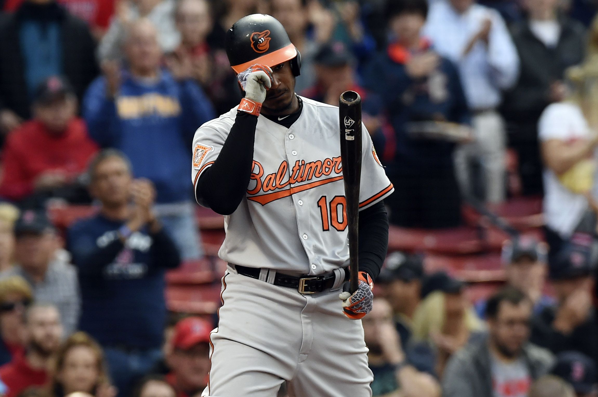 Adam Jones Gets Standing Ovation From Boston Red Sox on Return to