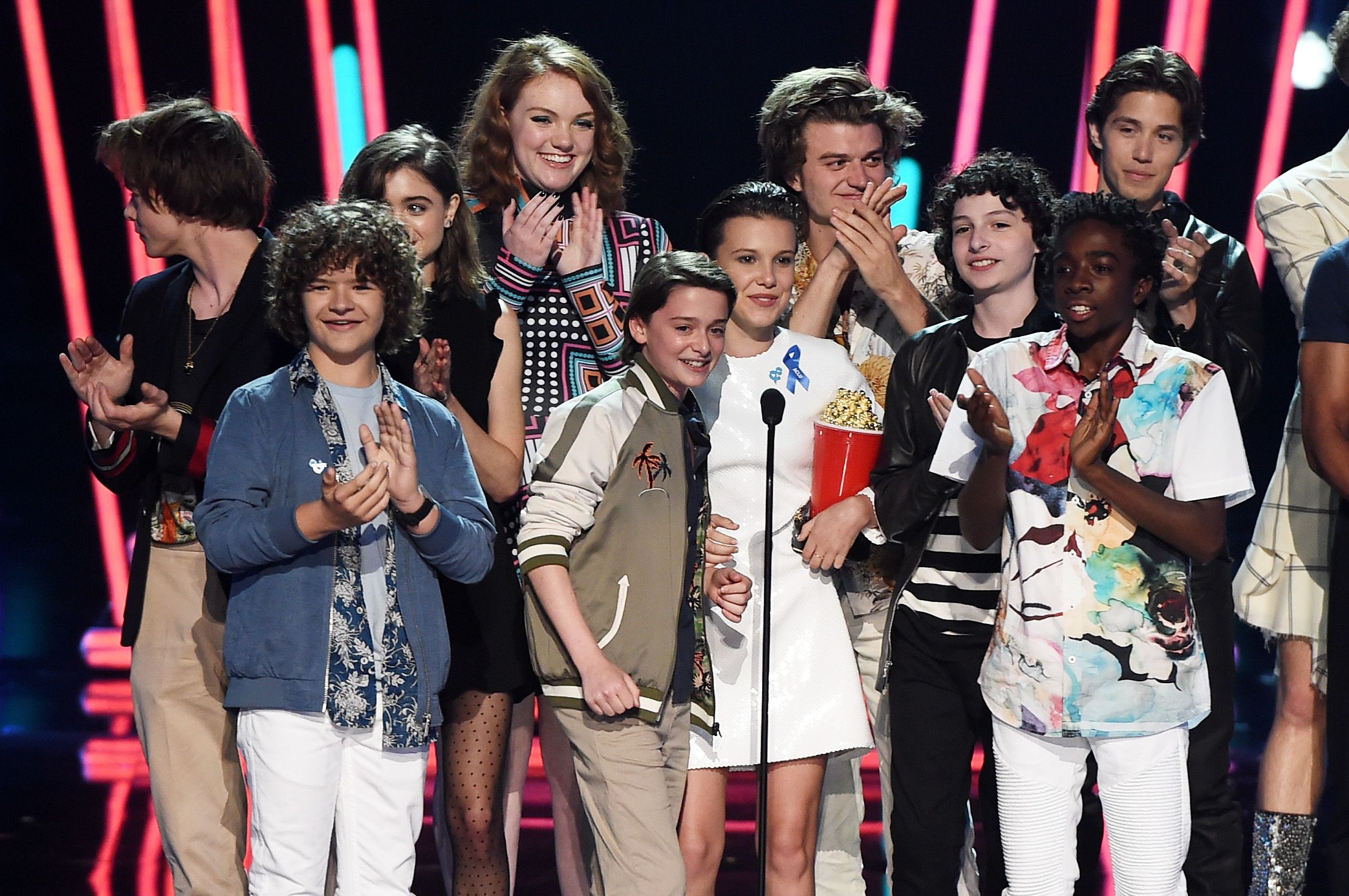 Stranger Things Emma Watson Win At Gender Neutral Mtv Awards