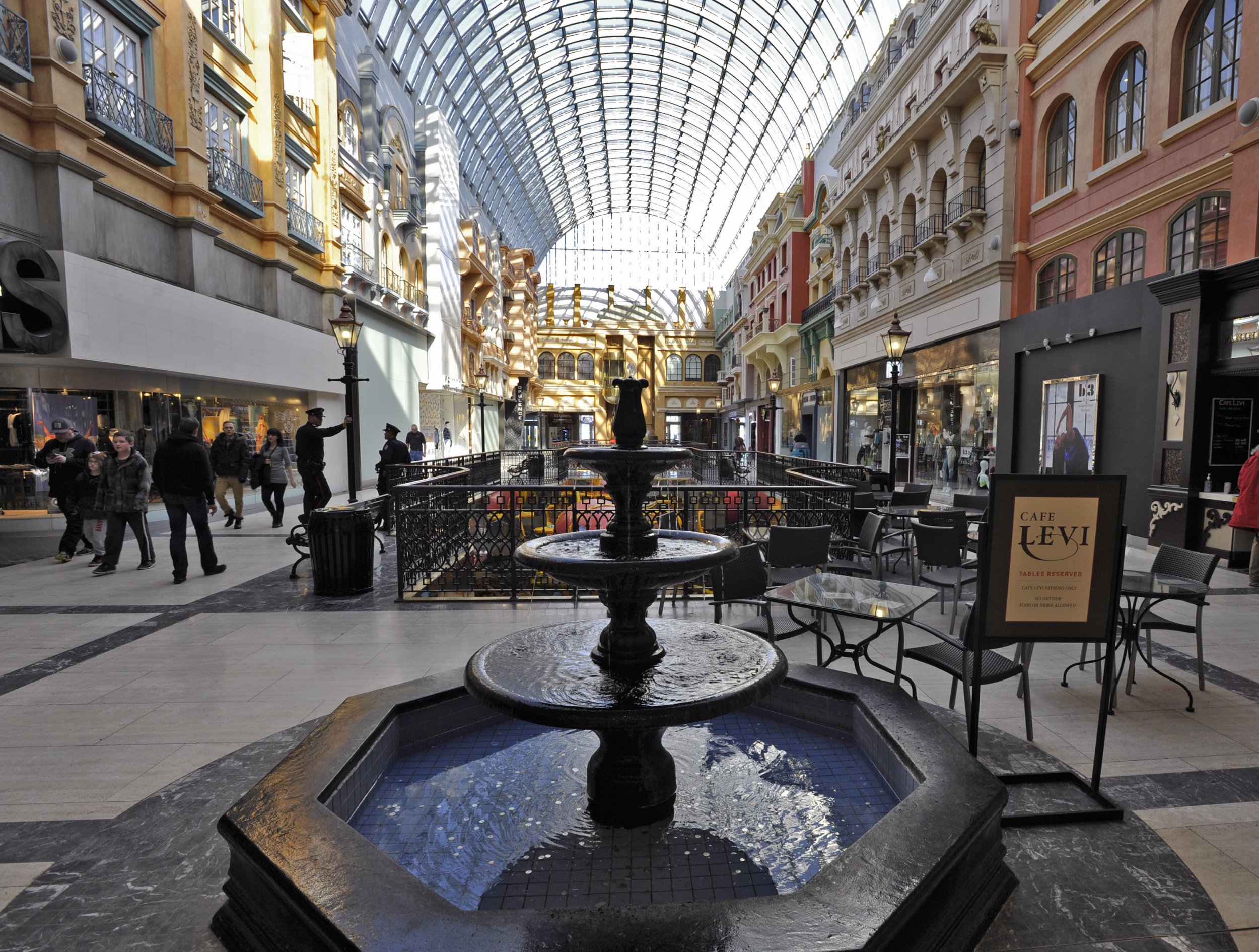 新しいコレクション West Edmonton Mall Outside 美しい芸術