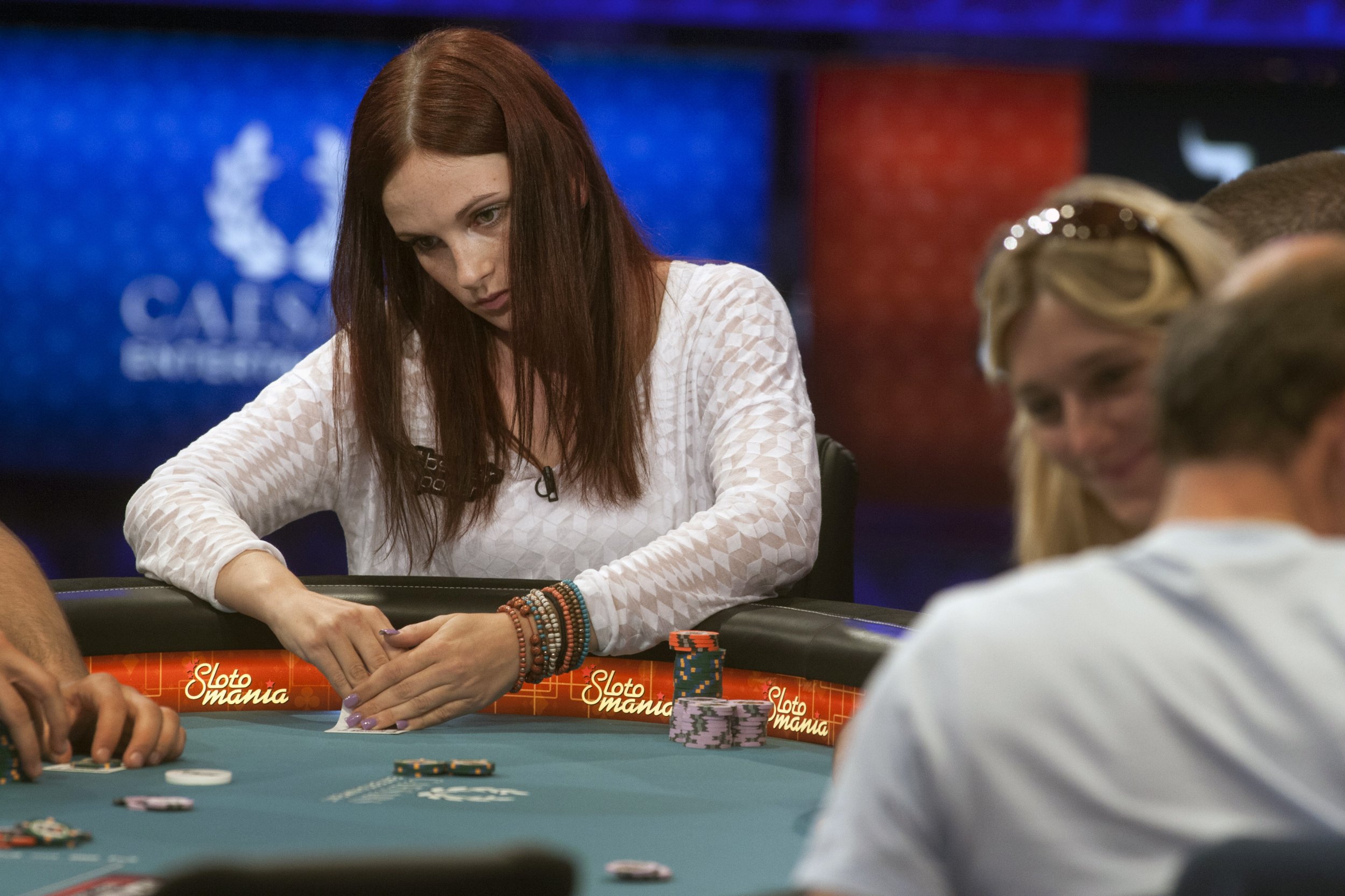 women-playing-poker.jpg?w=1600\u0026h=1200\u0026q=88\u0026f=ec43f520a9f610e2353ec32132ffaf99