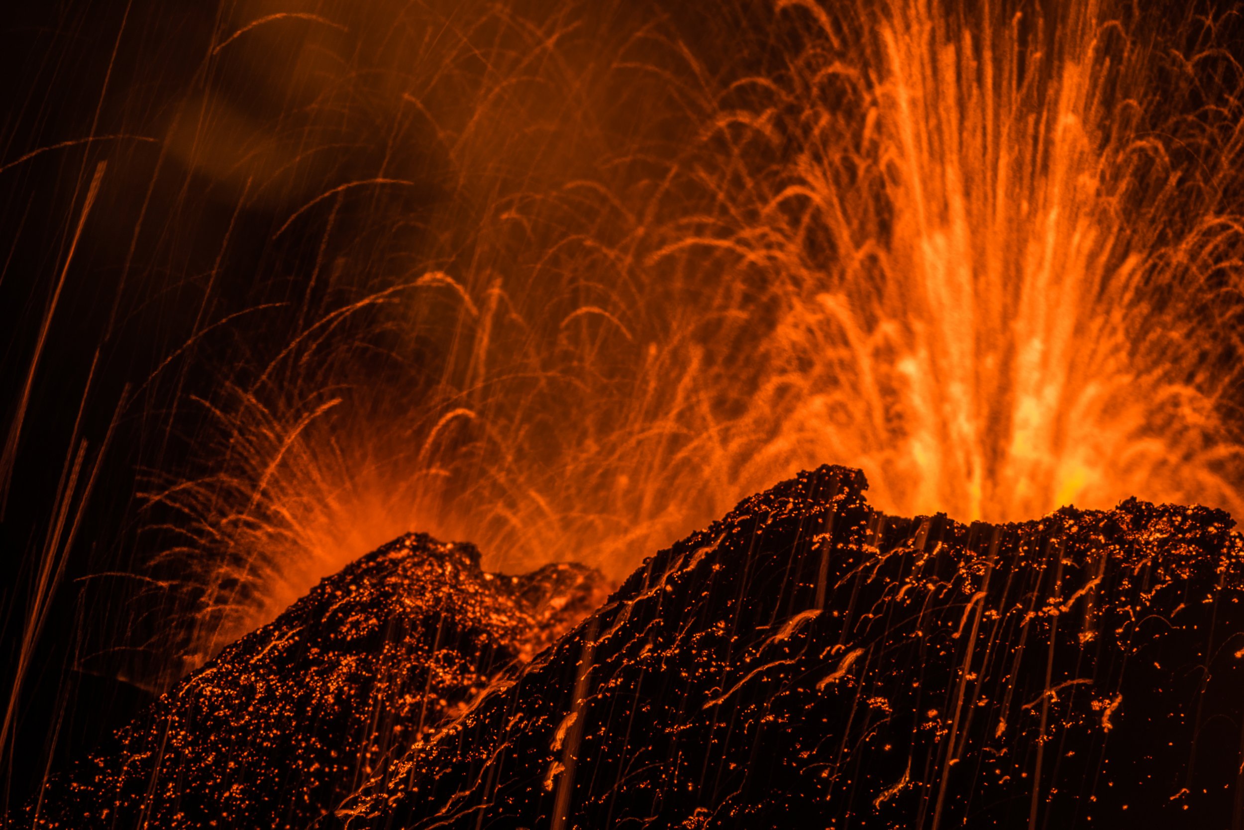 underwater volcanoes erupting lava