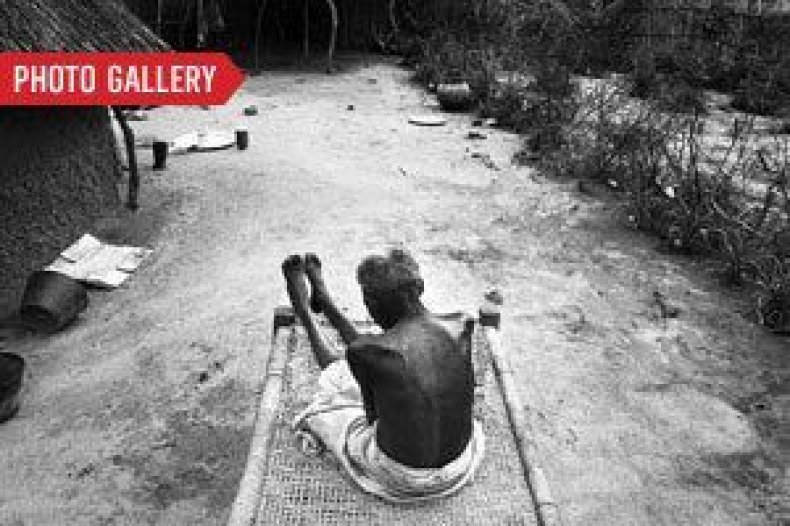 gal-tease-darfur-victims