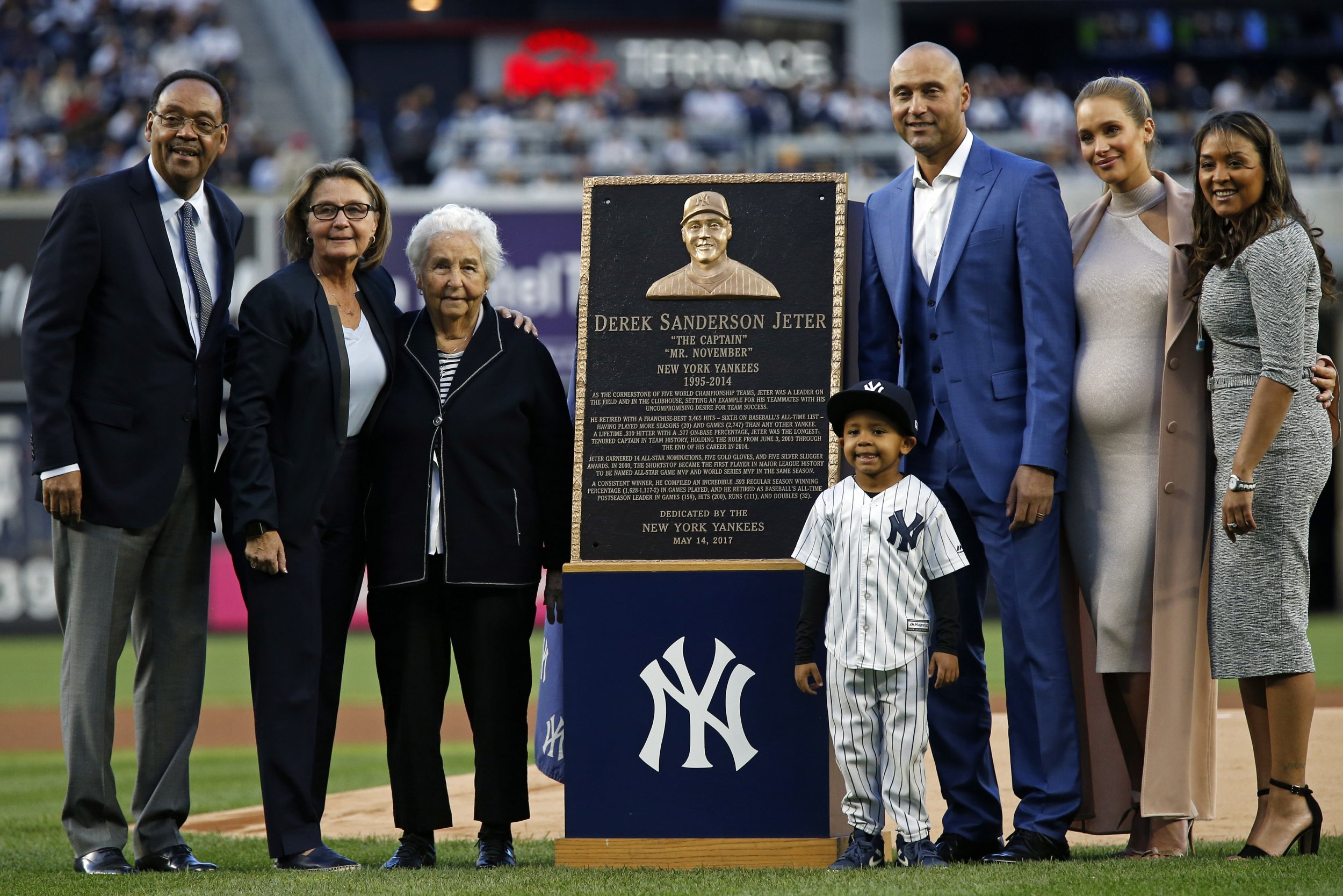 derek jeter retirement jersey