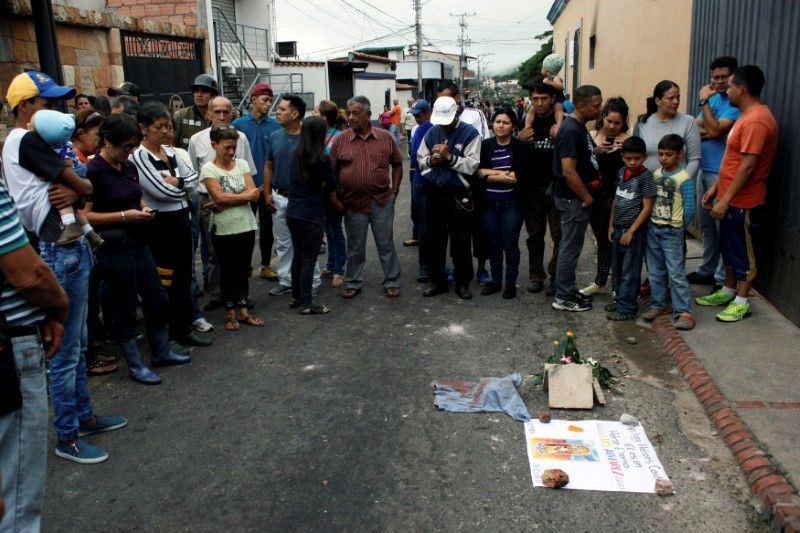 Venezuela mourning dead teenager