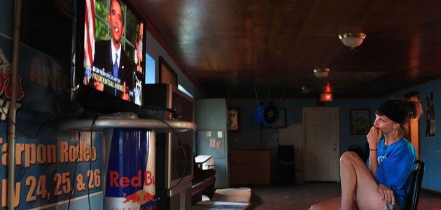 woman-watching-obama-speech-gulf