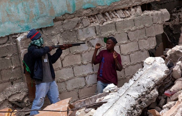 haiti-security-gunpoint haiti-security-gunpoint