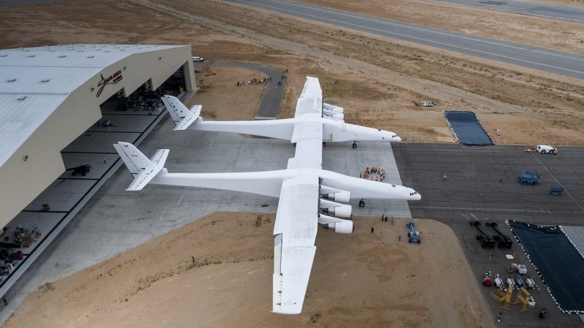 biggest toy airplane