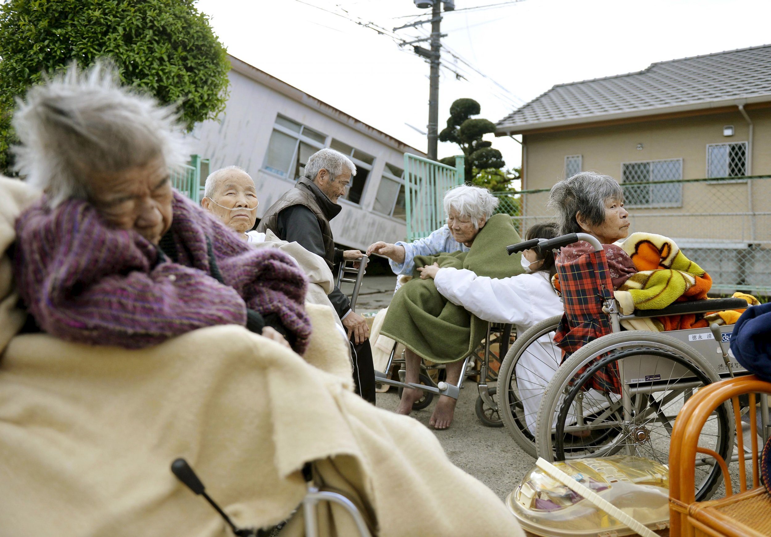 Aging Japan Faces Rising Dementia and Caregivers Shortage - Newsweek