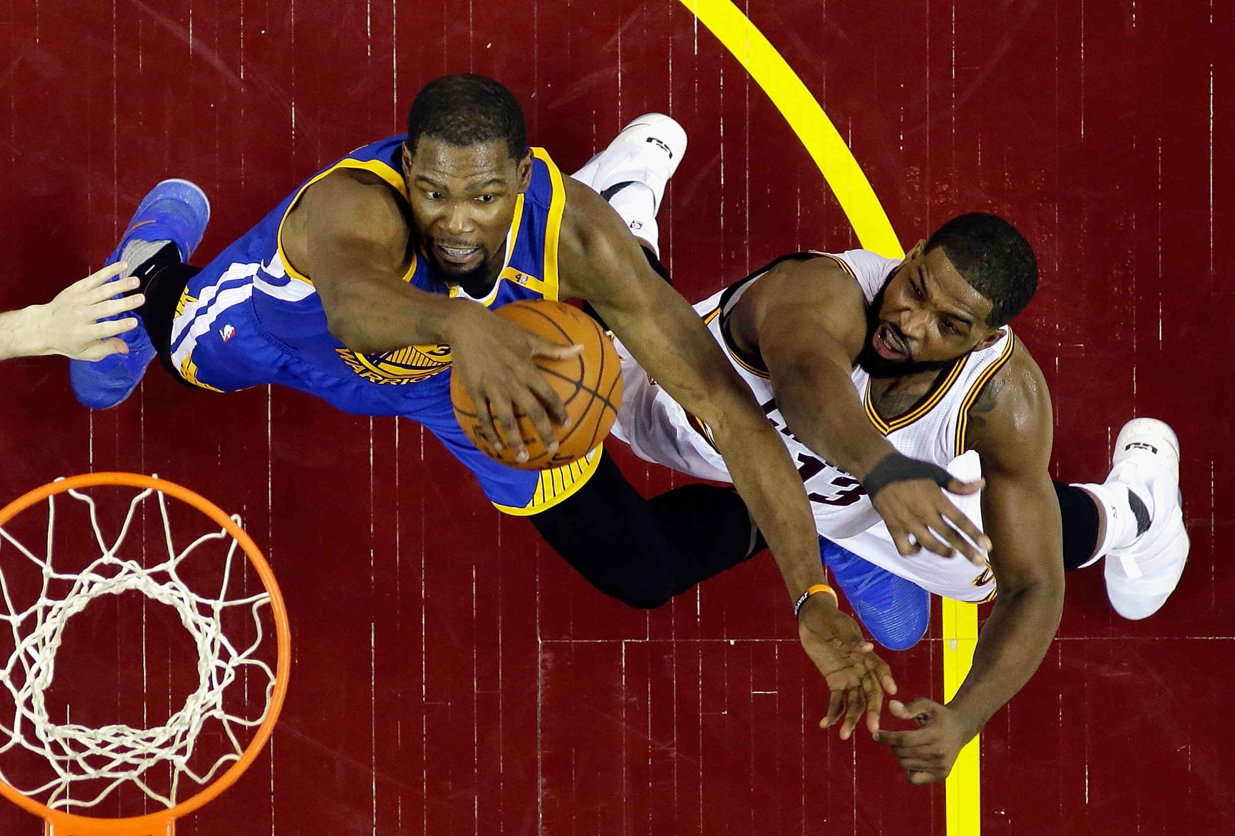 Kevin Durant Leads Golden State Warriors Over Cleveland Cavaliers in Redemp...