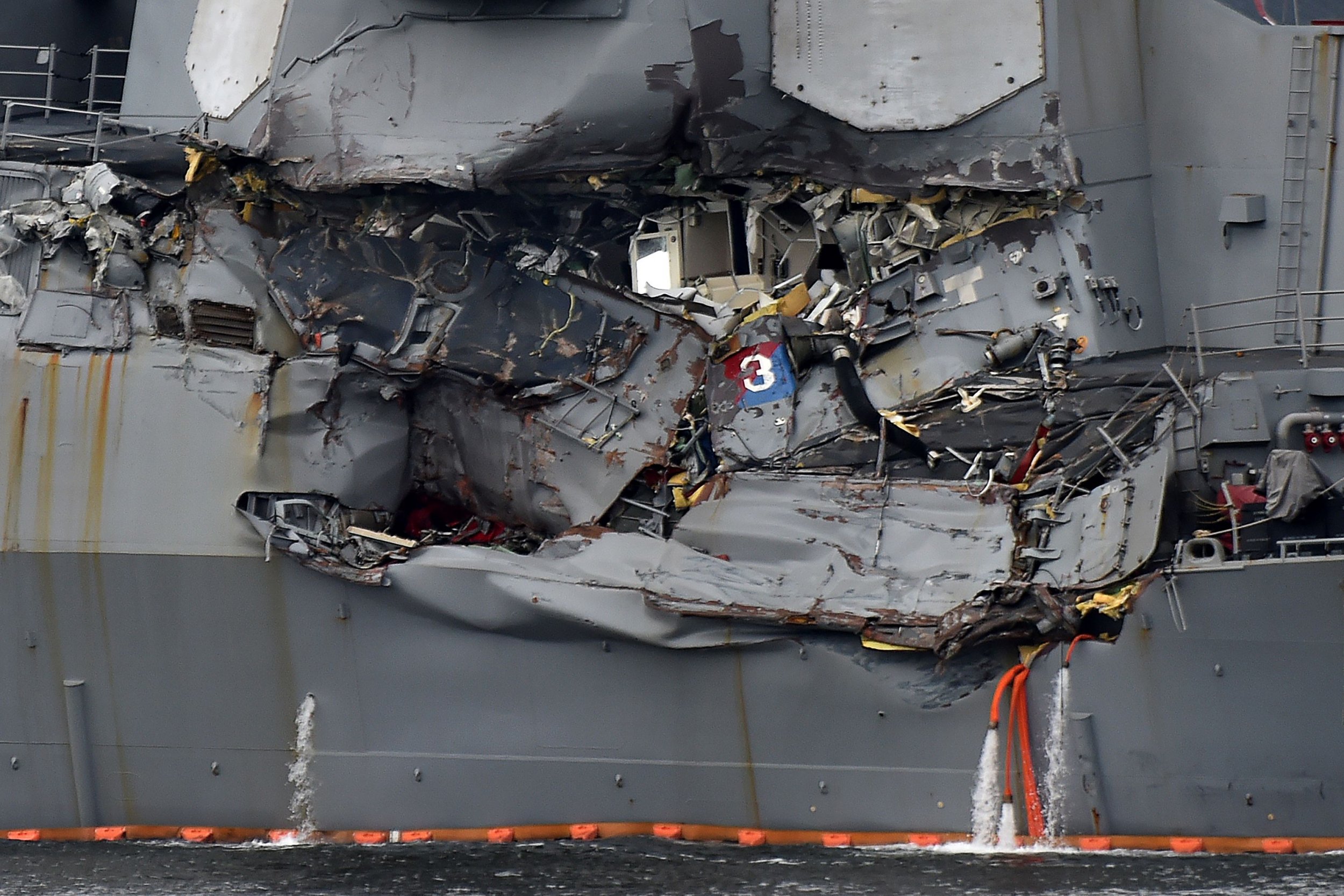 USS Fitzgerald damage