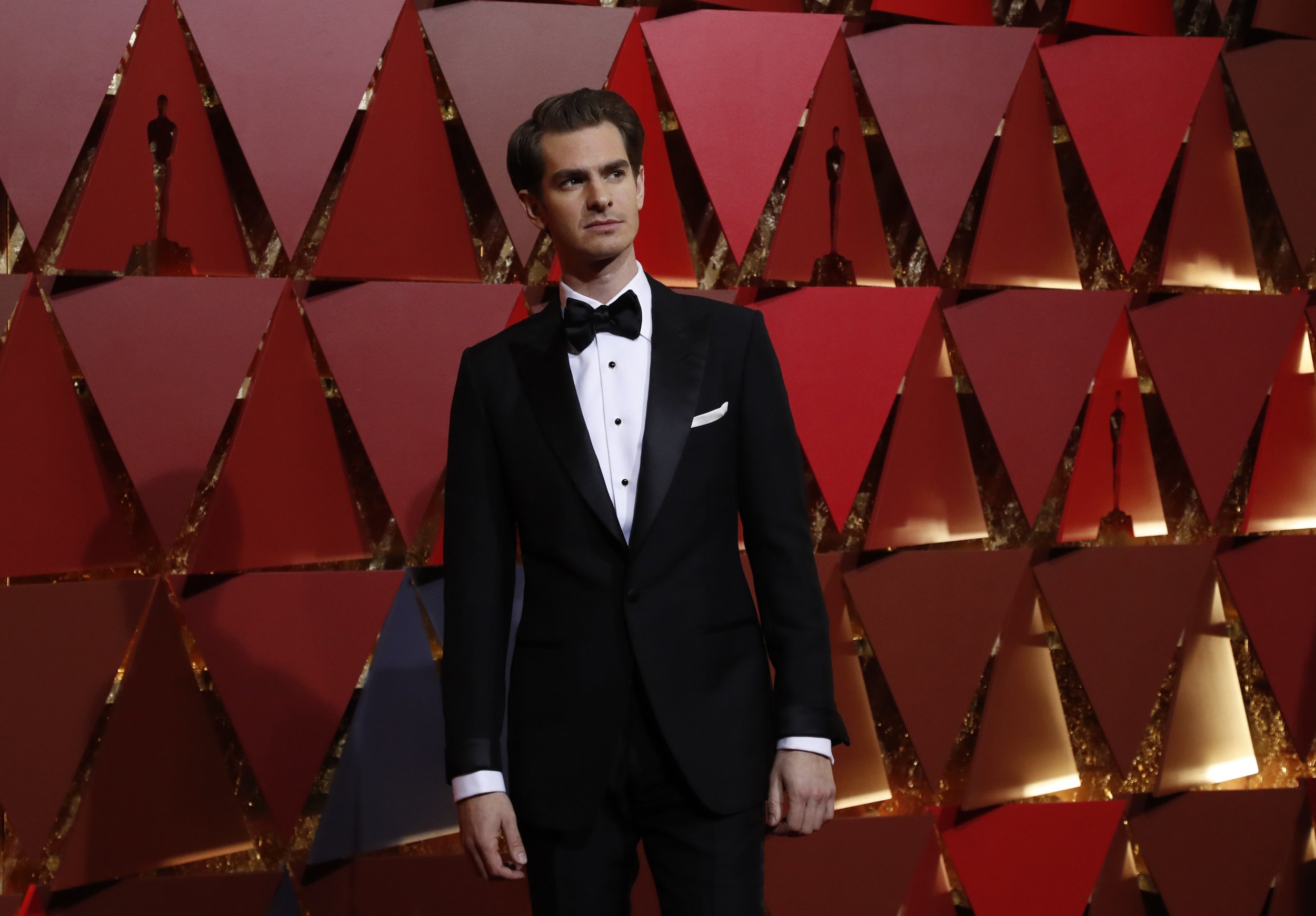 is andrew garfield gay.