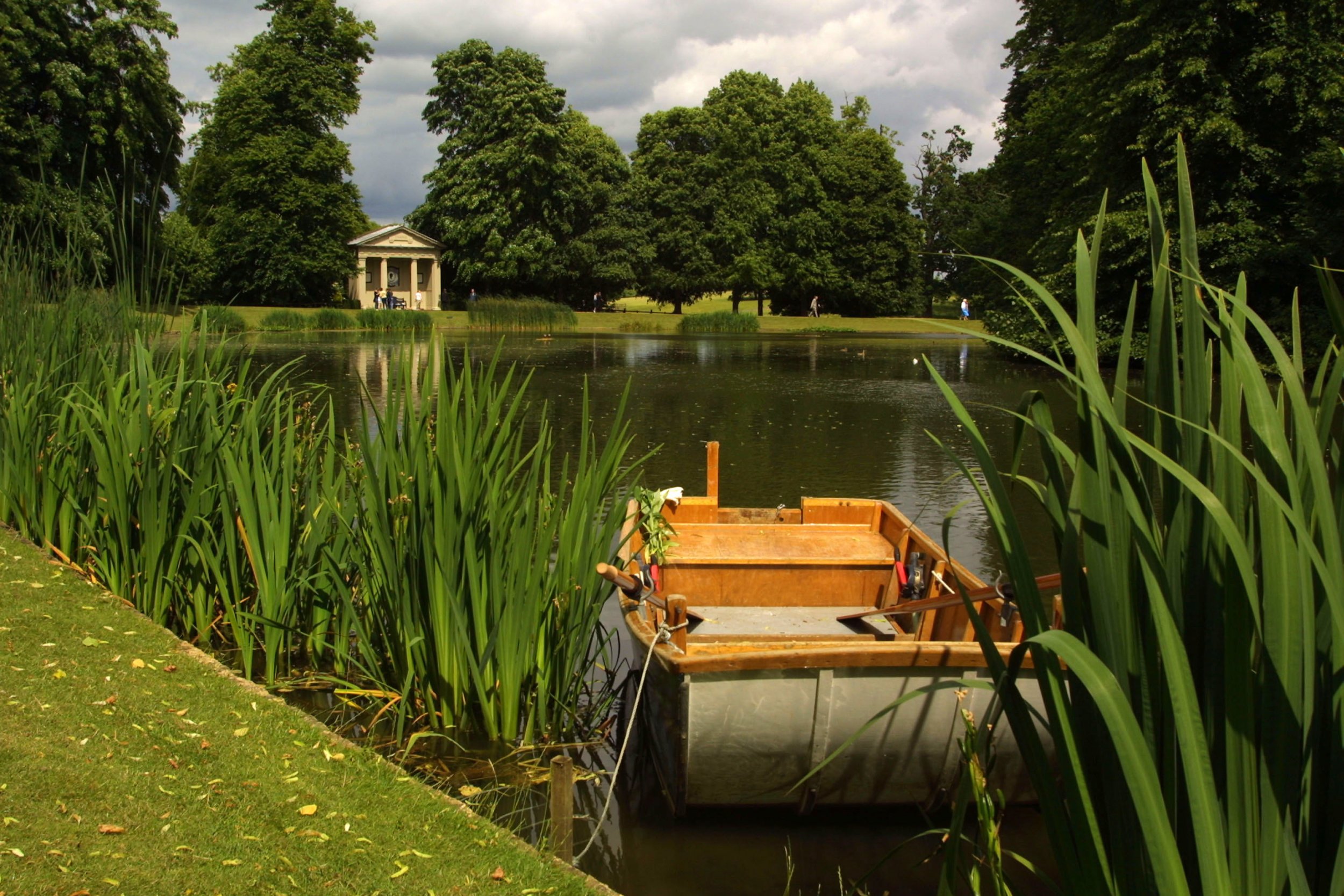 Princess Diana Althorp Burial Site