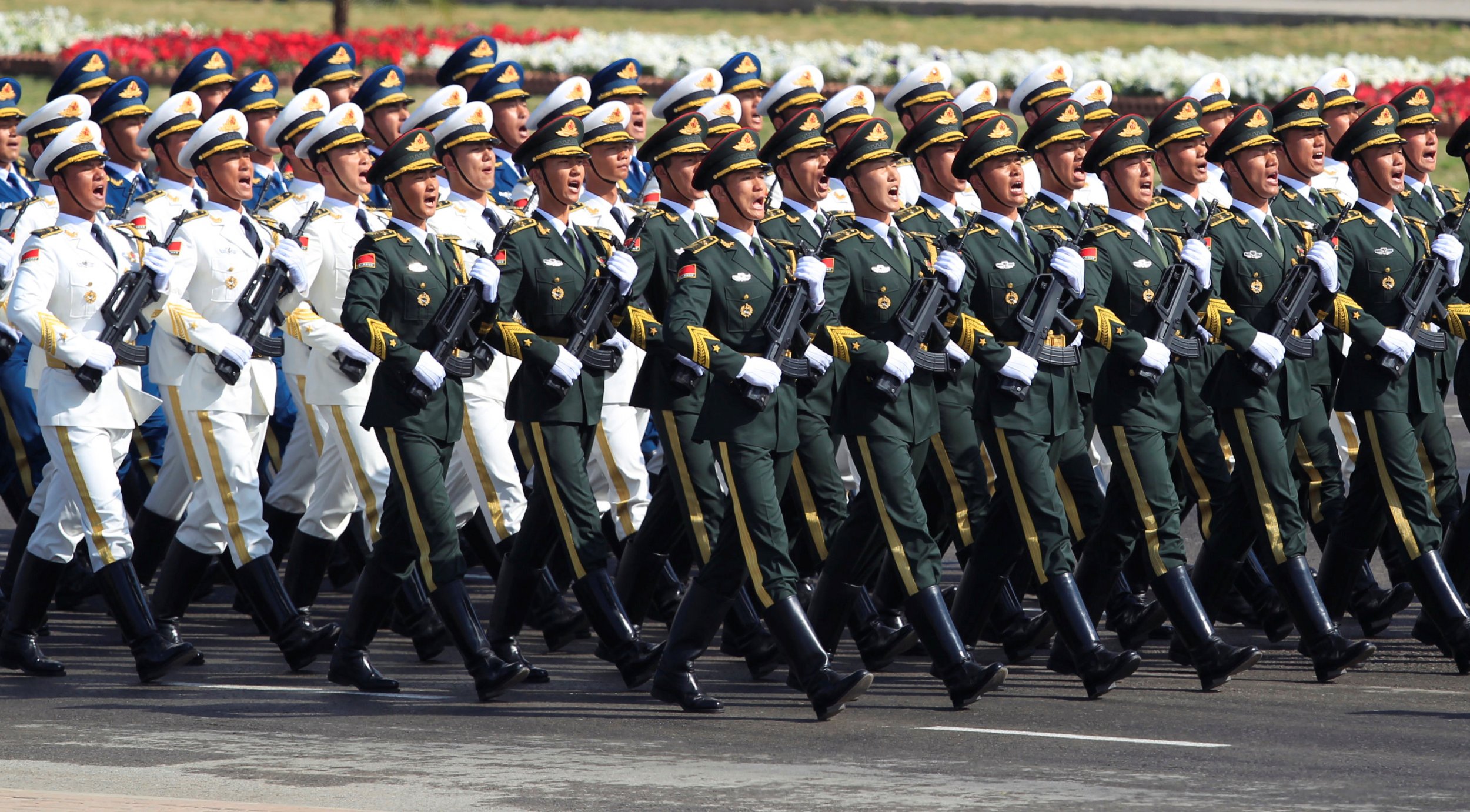 10-000-chinese-troops-march-west-for-all-out-offensive-against