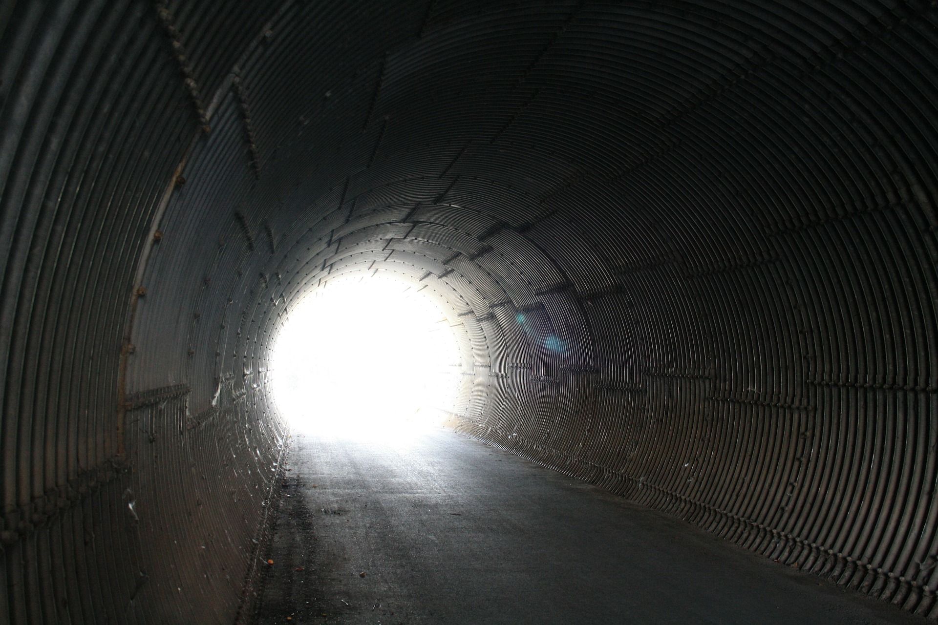 tunnel-72616_1920