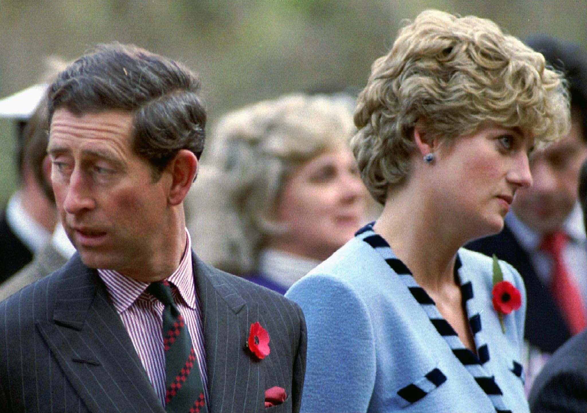 Queen Elizabeth II Ordered Princess Diana to Divorce ...