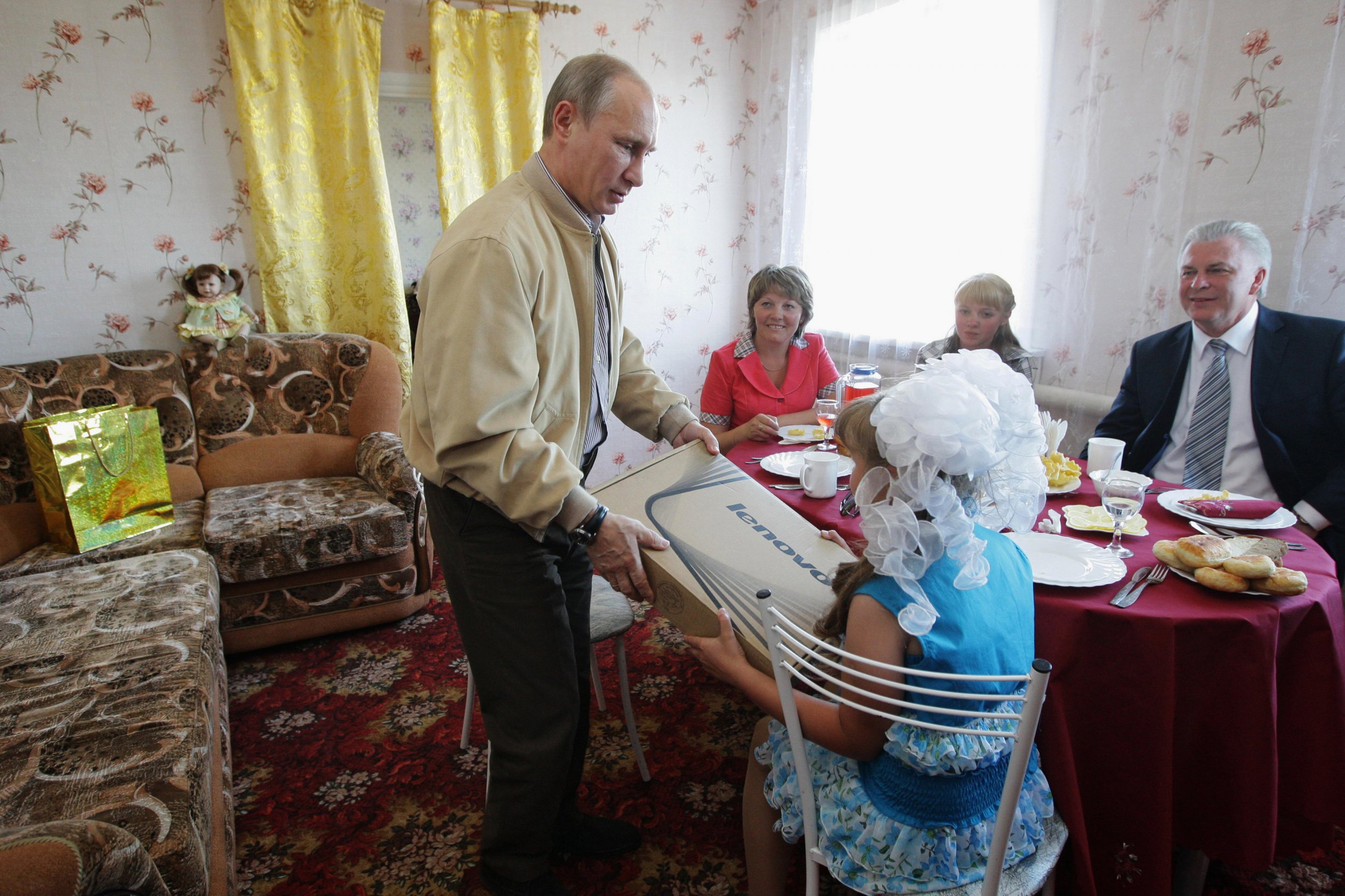 Putin with computer