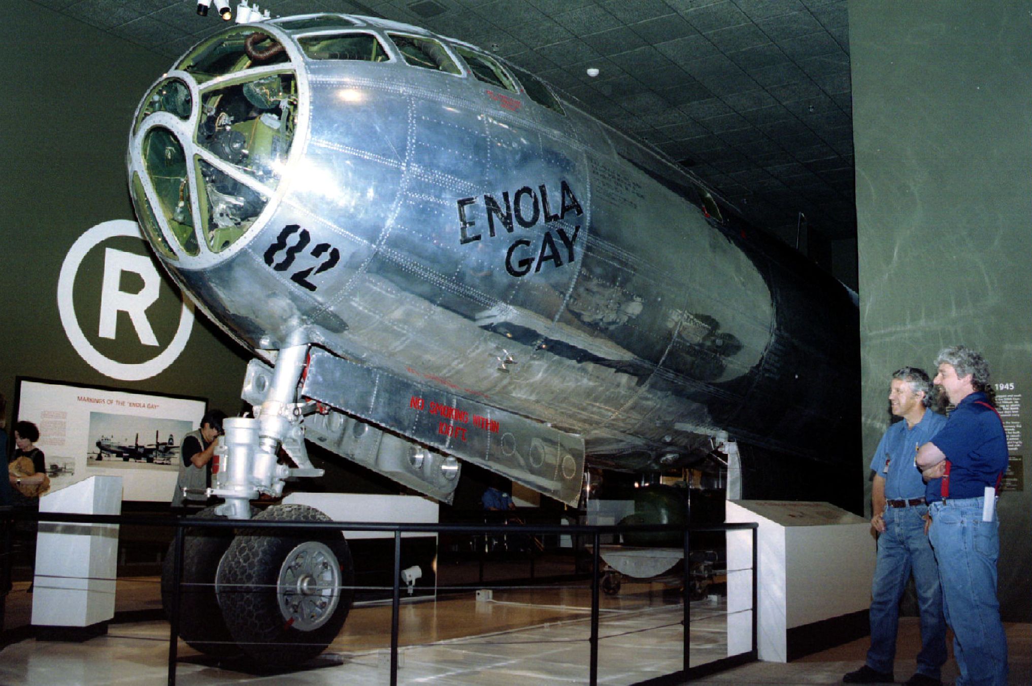 Crew of enola gay at the hiroshima bombings