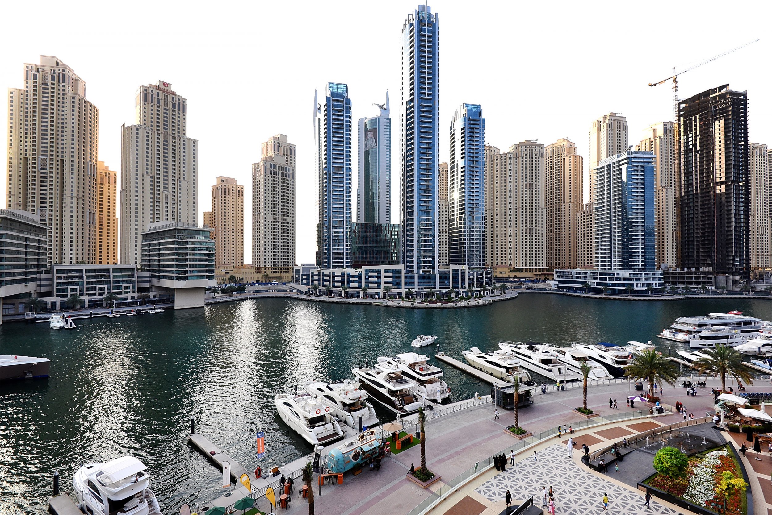 Marketing uae. Emaar здание Dubai Marina. Инвестиции Дубай Дубай.