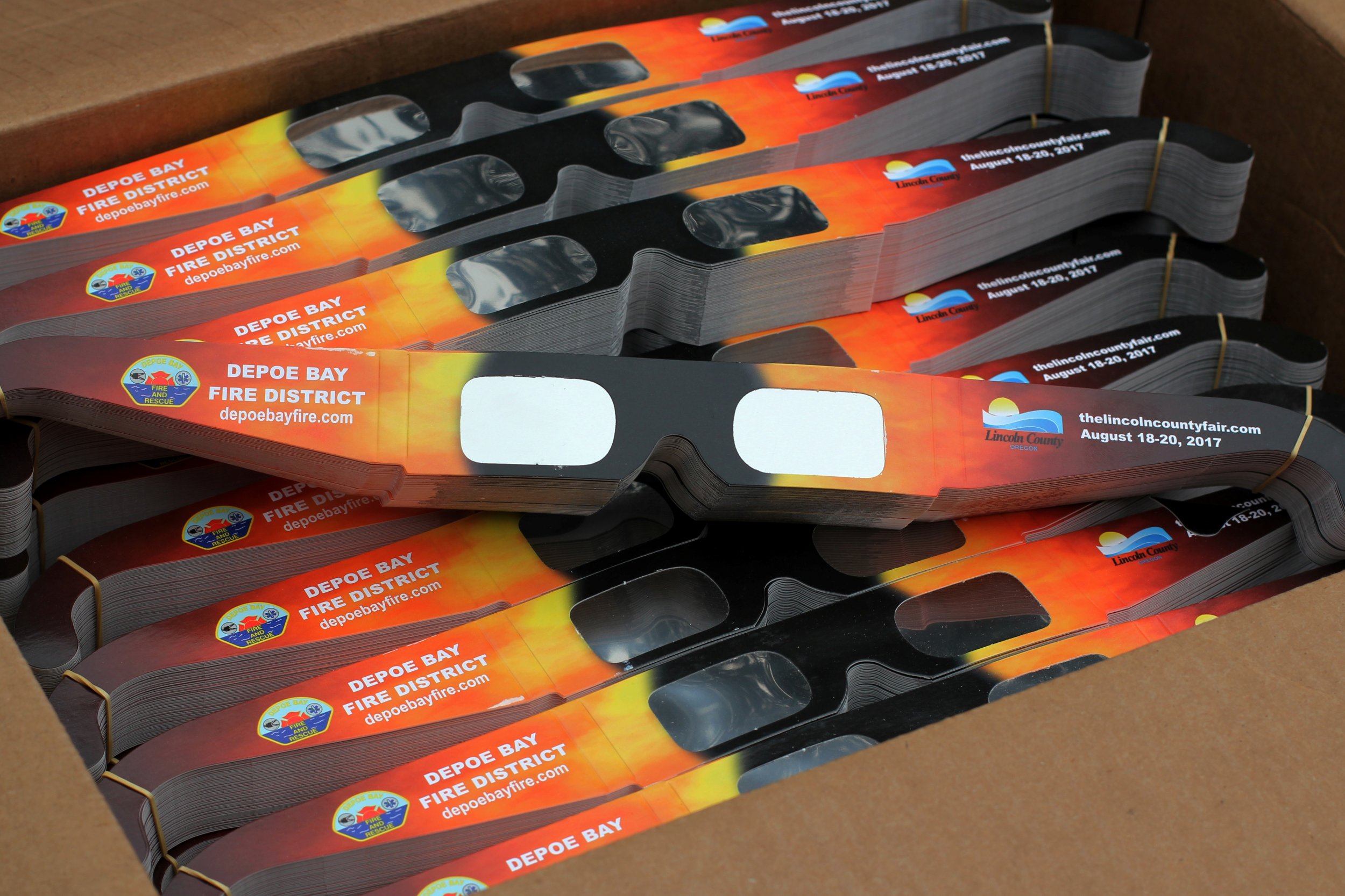 Can't Get Solar Eclipse Glasses? How to Make a DIY Viewer That Will Protect  Your Eyes