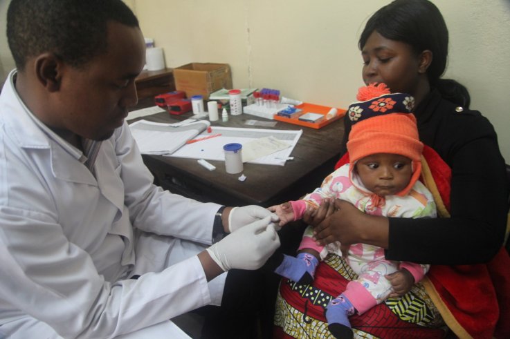 Tanzania doctor malaria test Tanzania doctor malaria test