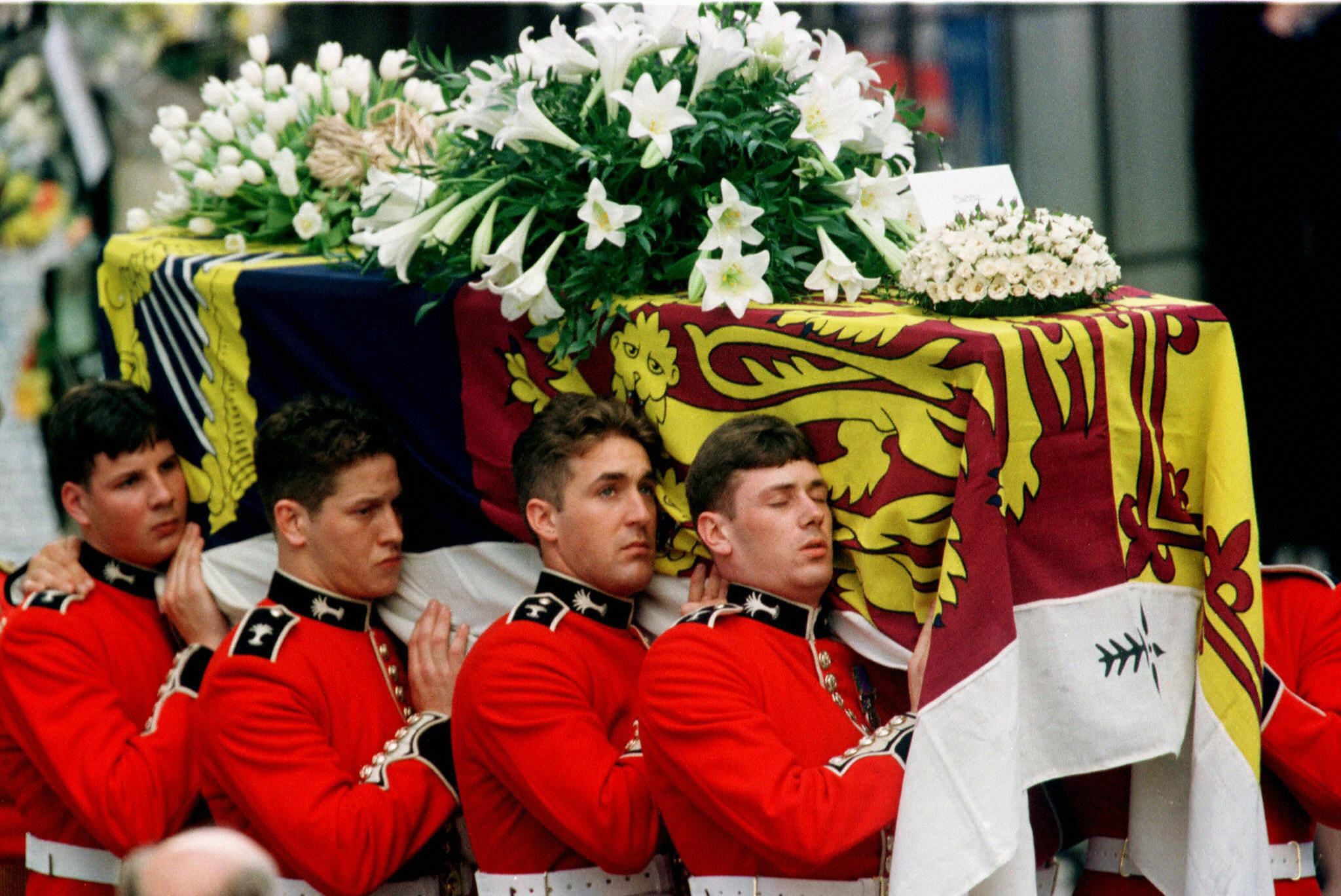 Watch: Princess Diana Funeral Pallbearers Recall the Heart ...