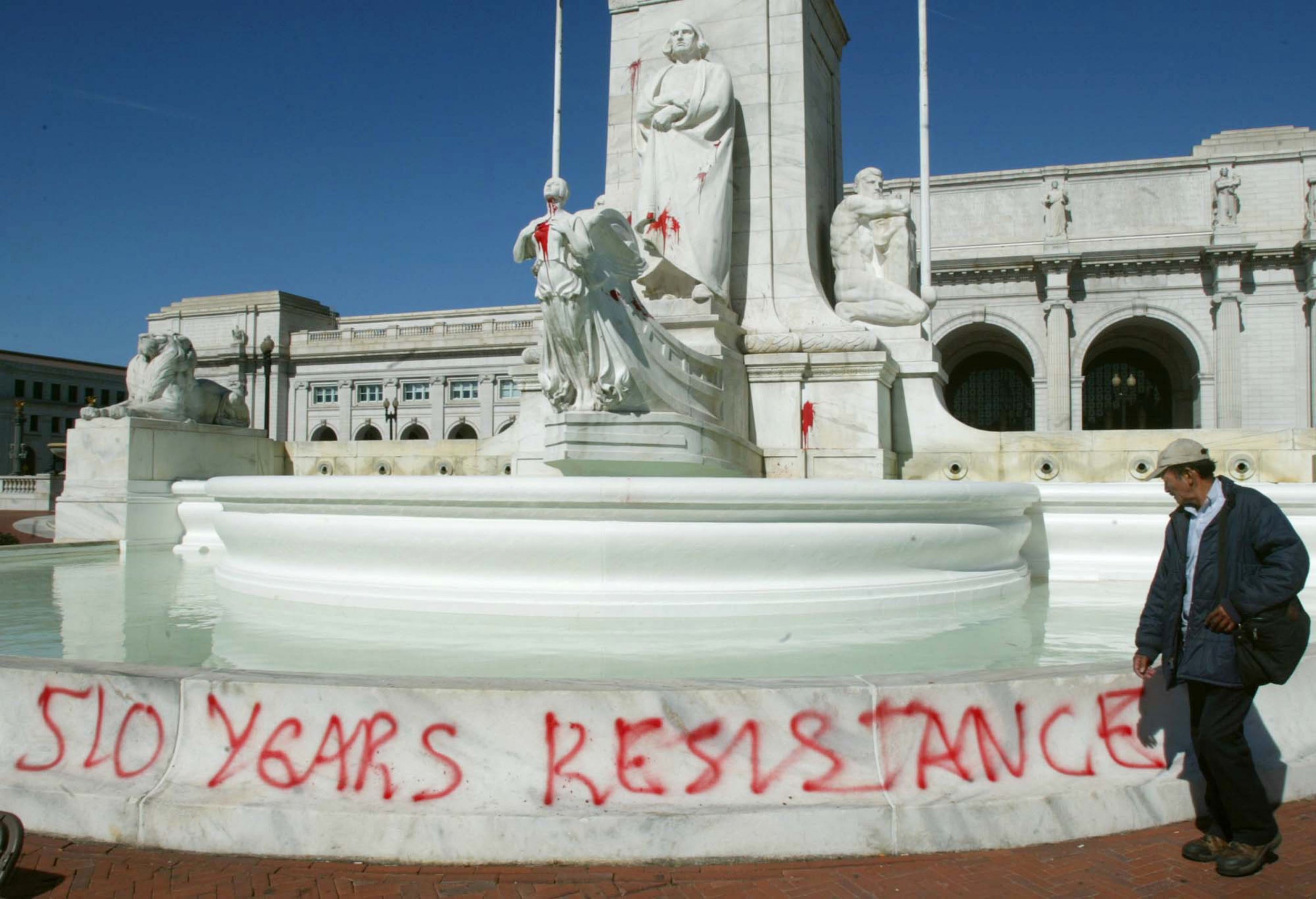 Butler%2C+Pennsylvania%3A+Elephant+Statue+Vandalized+with+Red+Paint