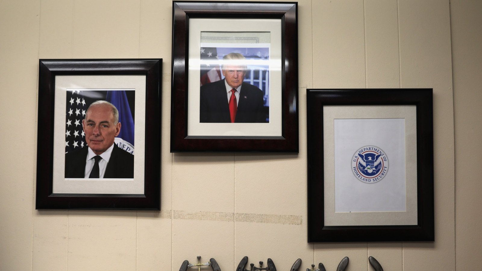 President Trump S Photo Still Not Hanging In Federal Offices
