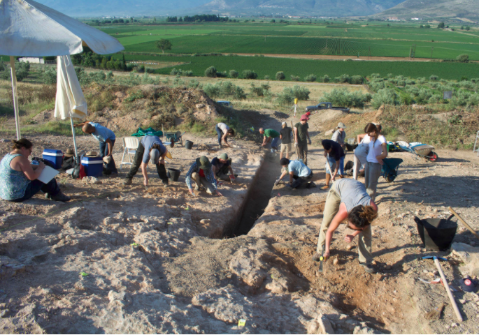 Ancient Greece: Massive Tomb Holding Treasure and Mysterious 3,400-year-old  Body Uncovered