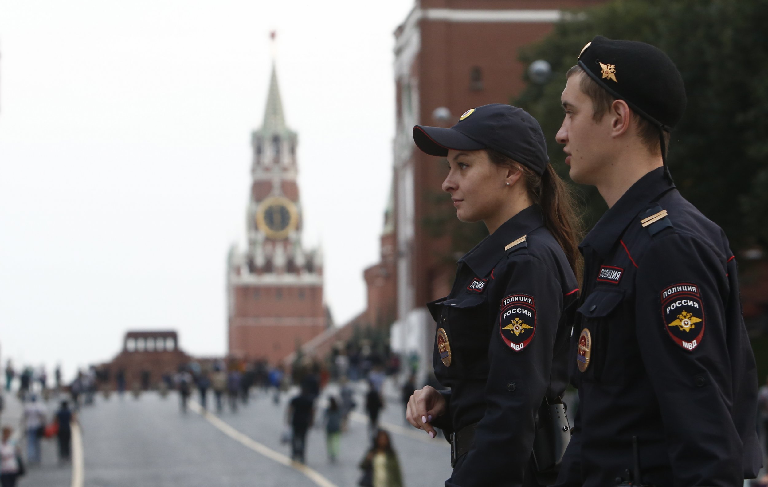 Сколько лет полиции. Полиция России. Полиция на красной площади. Полиция РФ. Полицейские на красной площади.