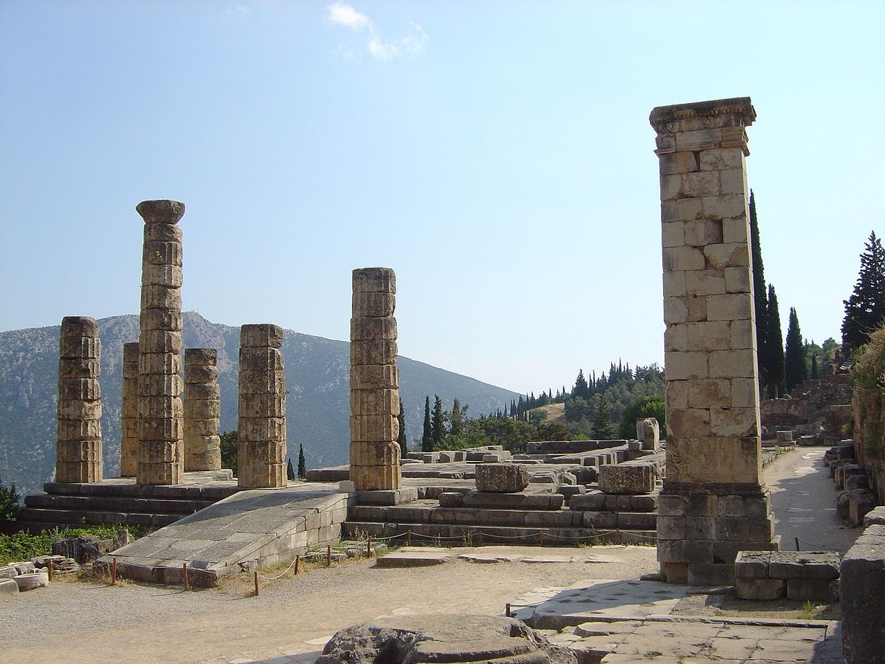 14_09_Delphi_Temple