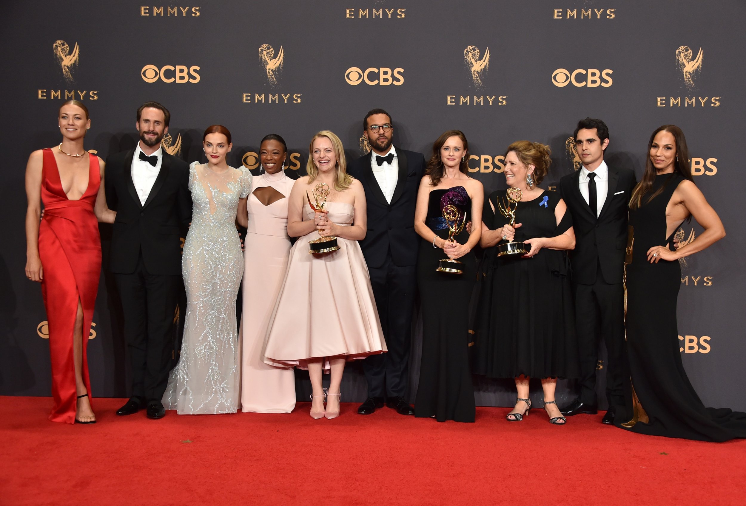 Handmaid's Tale wins at 2017 Emmys