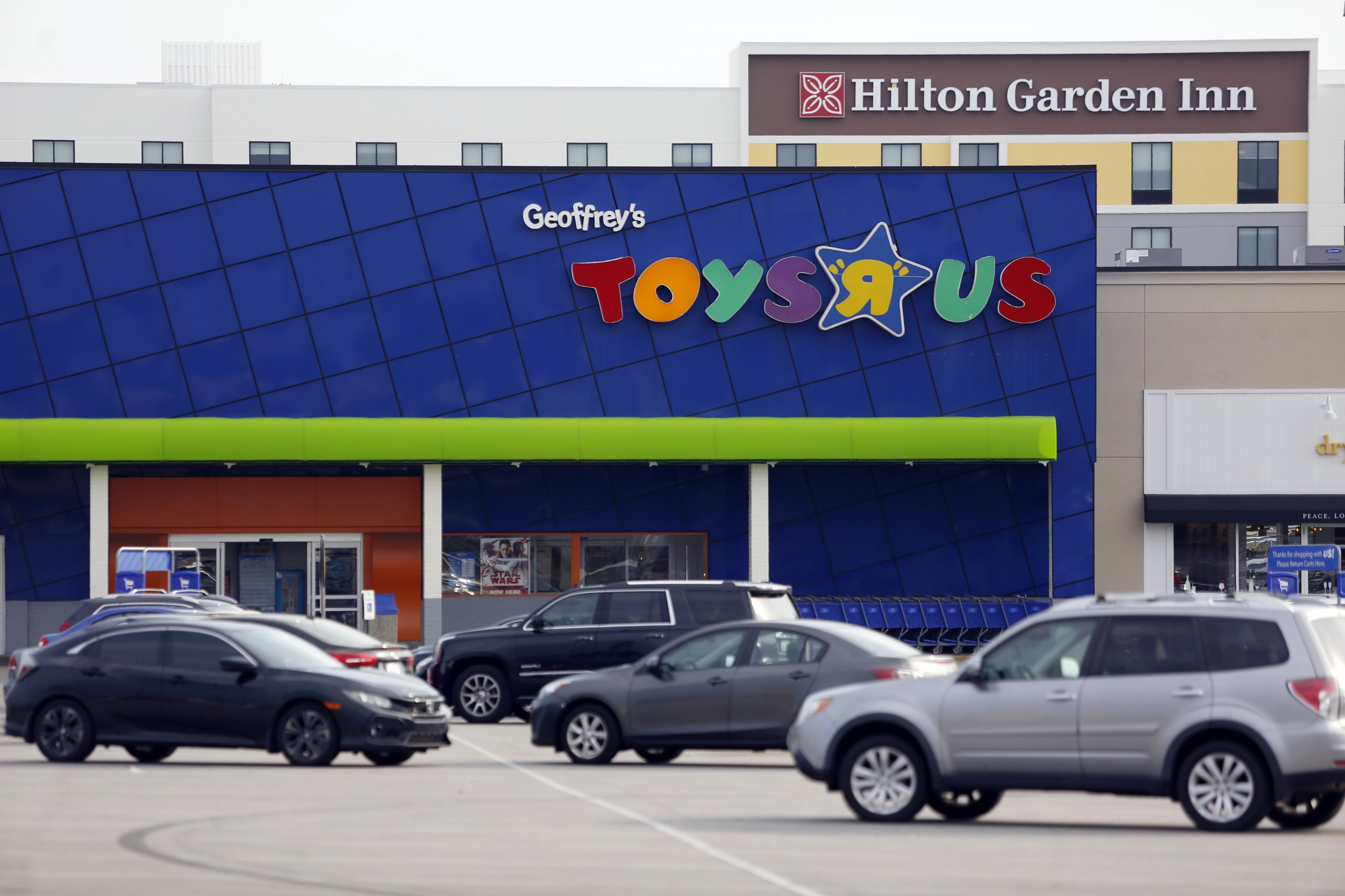 Toys R Us files for bankruptcy