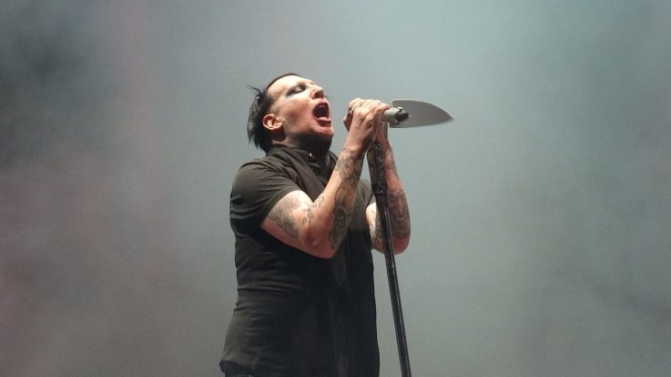 1280px-Marilyn_Manson_Live_in_Roma_25_july_2017-_44 1280px-Marilyn_Manson_Live_in_Roma_25_july_2017-_44